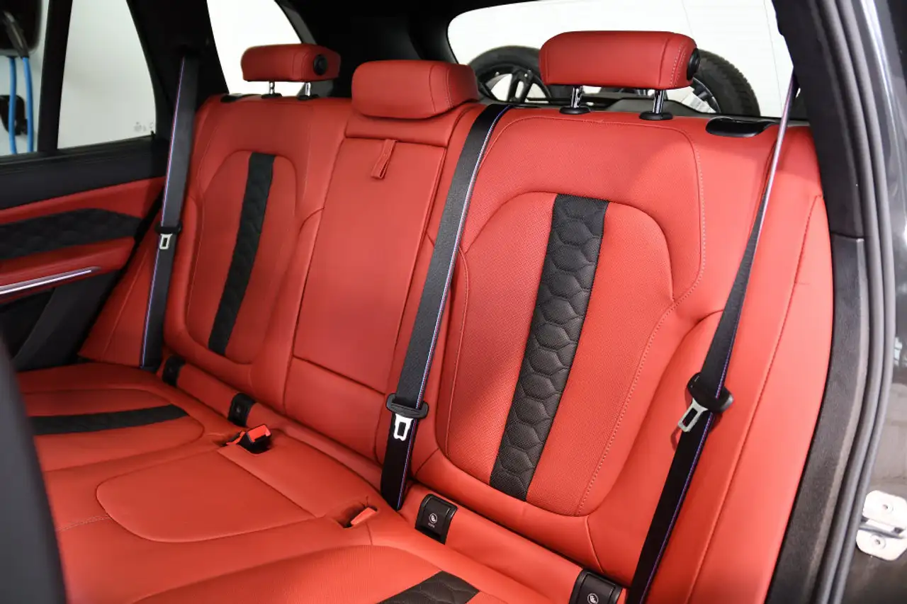 BMW X5 M снимка BMW X5 M