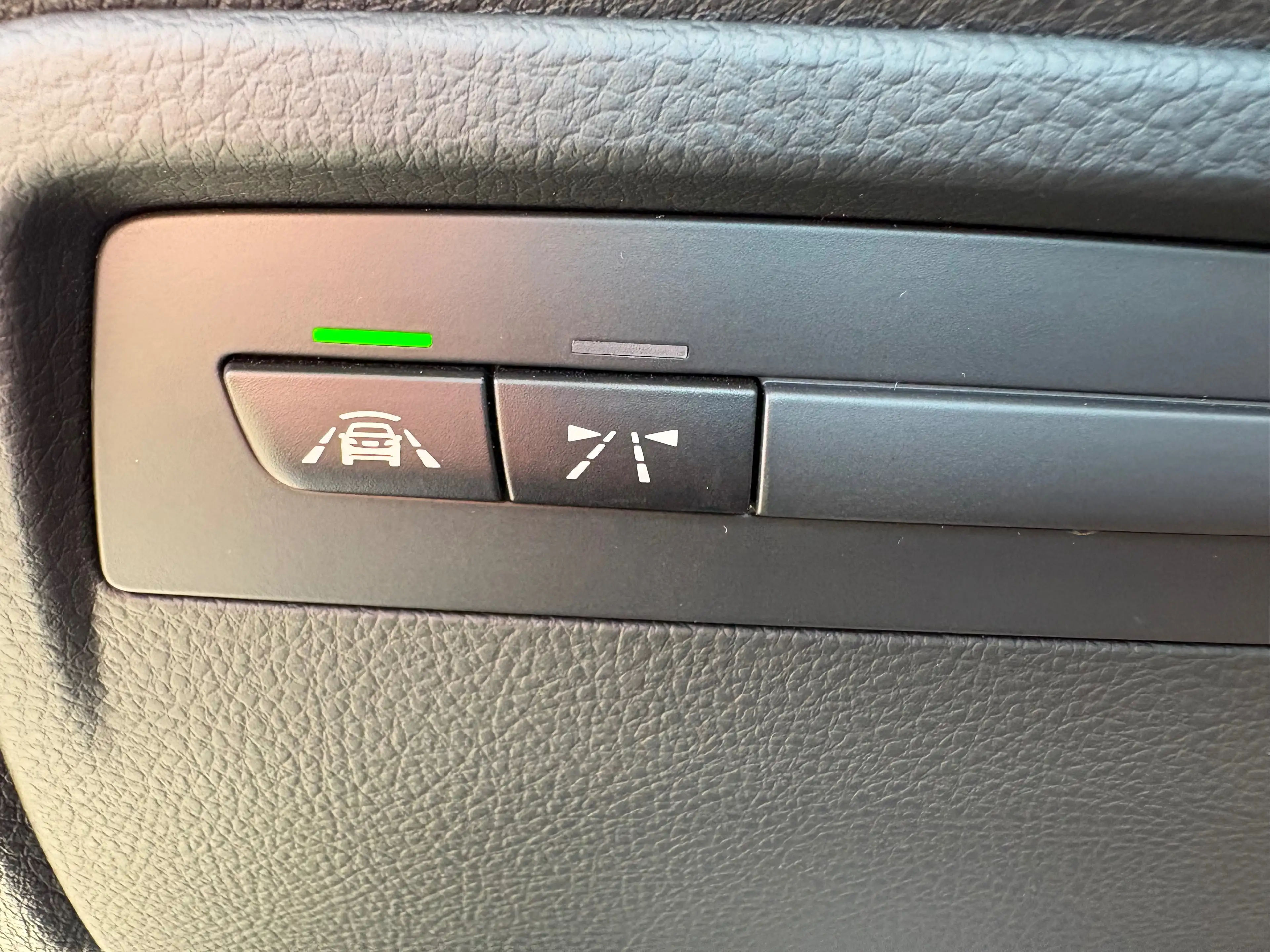 BMW 318 318i Luxury Line — photo 12