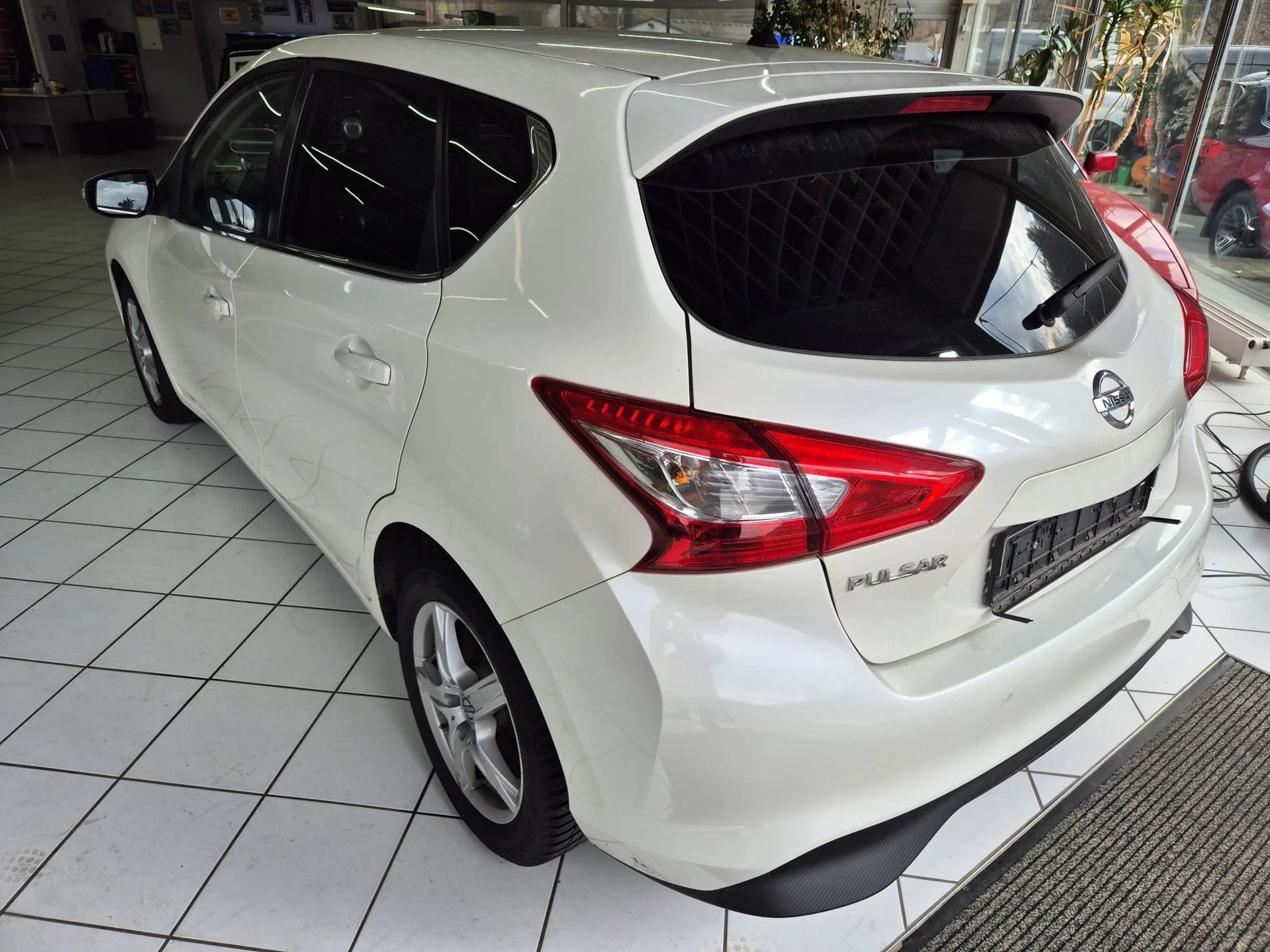 Nissan Pulsar Tekna *Turboschaden* — photo 3