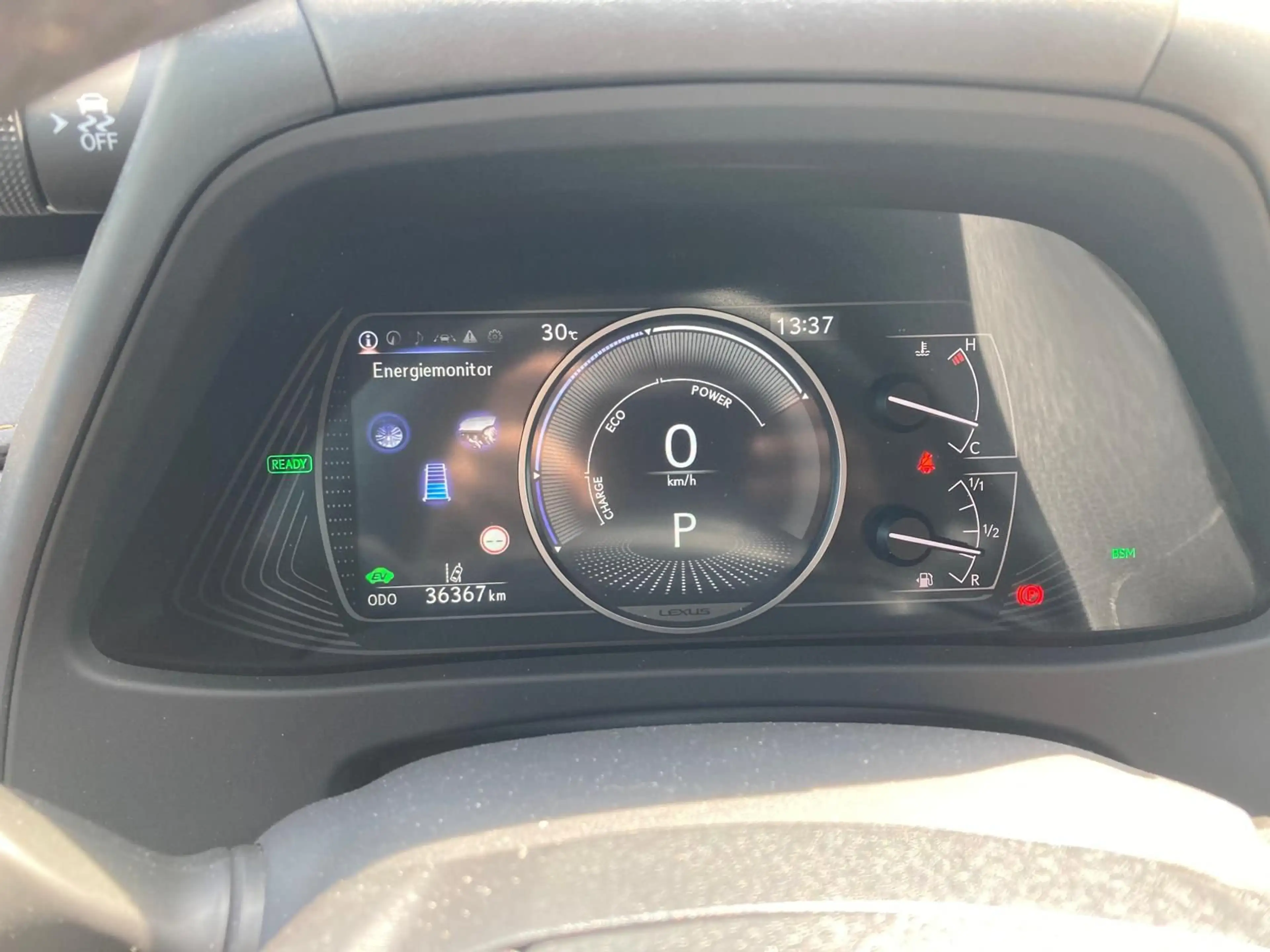 Lexus UX 250h 250h F Sport Design — photo 12