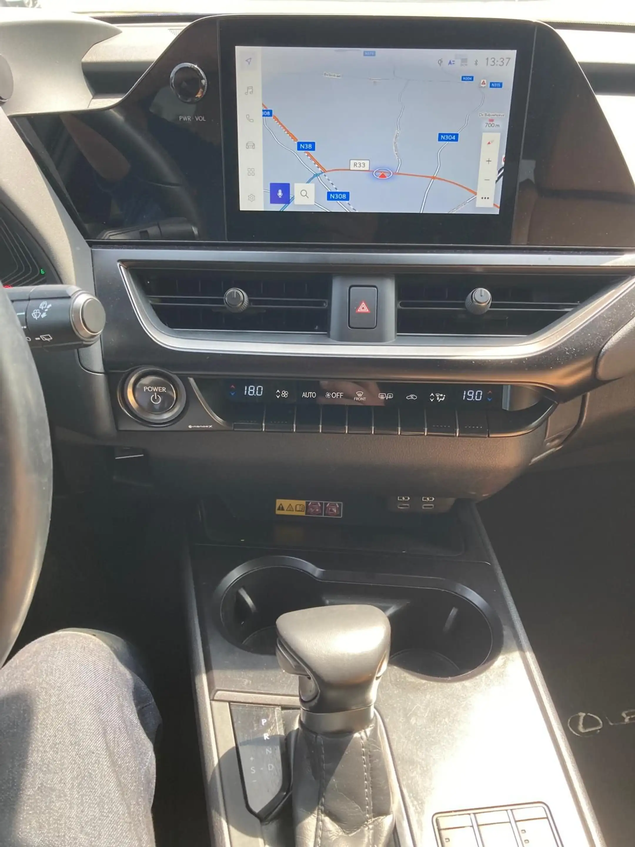 Lexus UX 250h 250h F Sport Design — photo 13