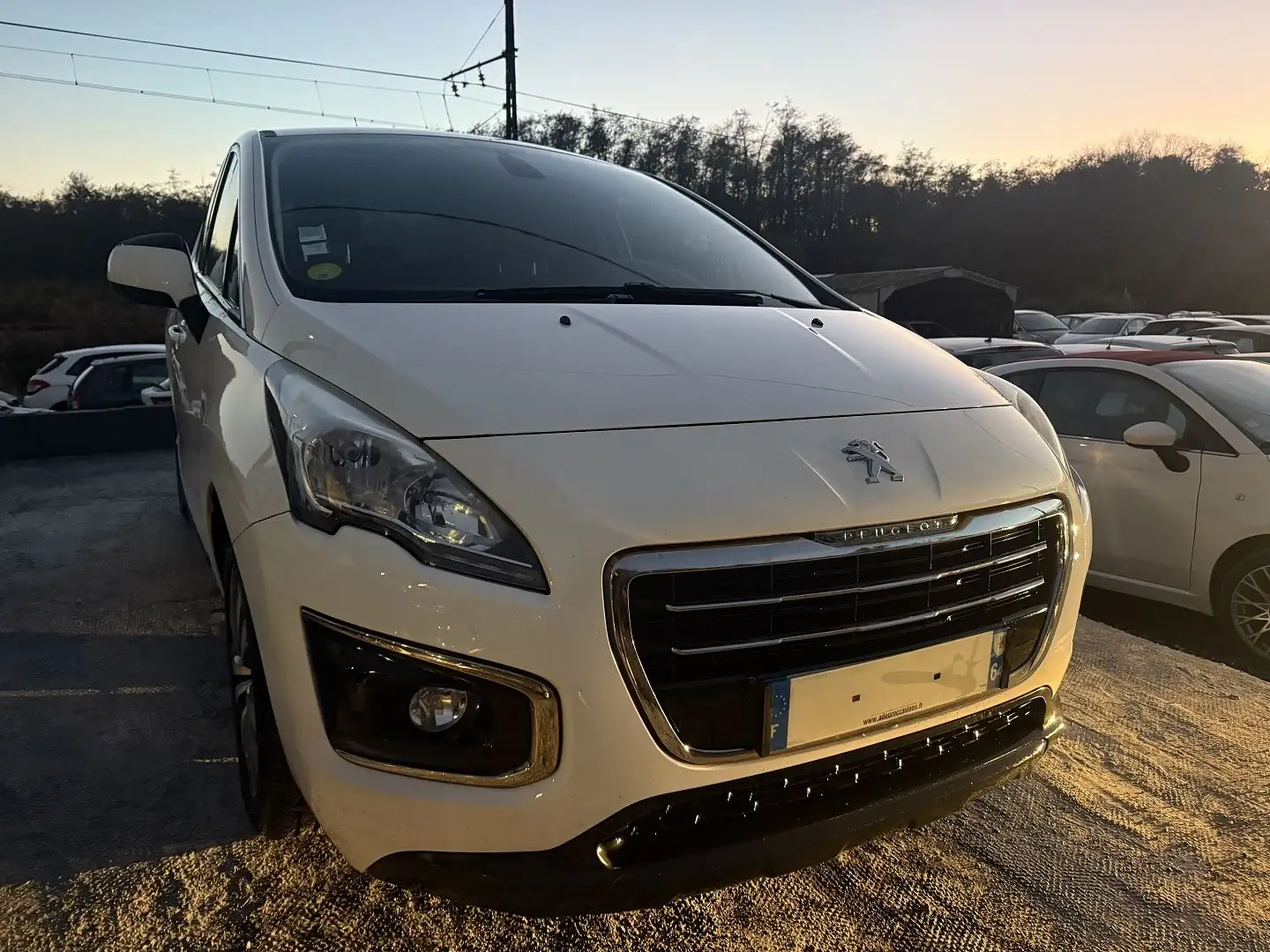 Peugeot 3008 1.6 HDI115 FAP ACTIVE Blanc - 1