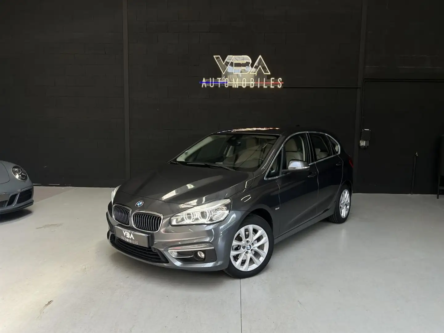 BMW 218 218d xDrive Luxury Auto Gris - 1