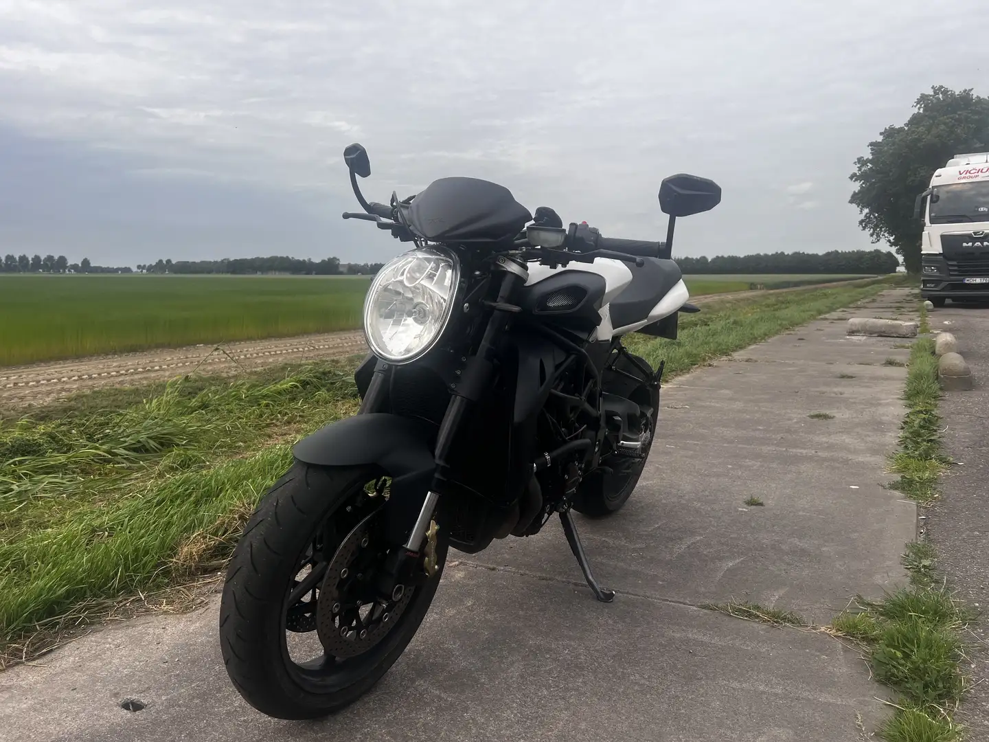 MV Agusta Brutale 920 - 1