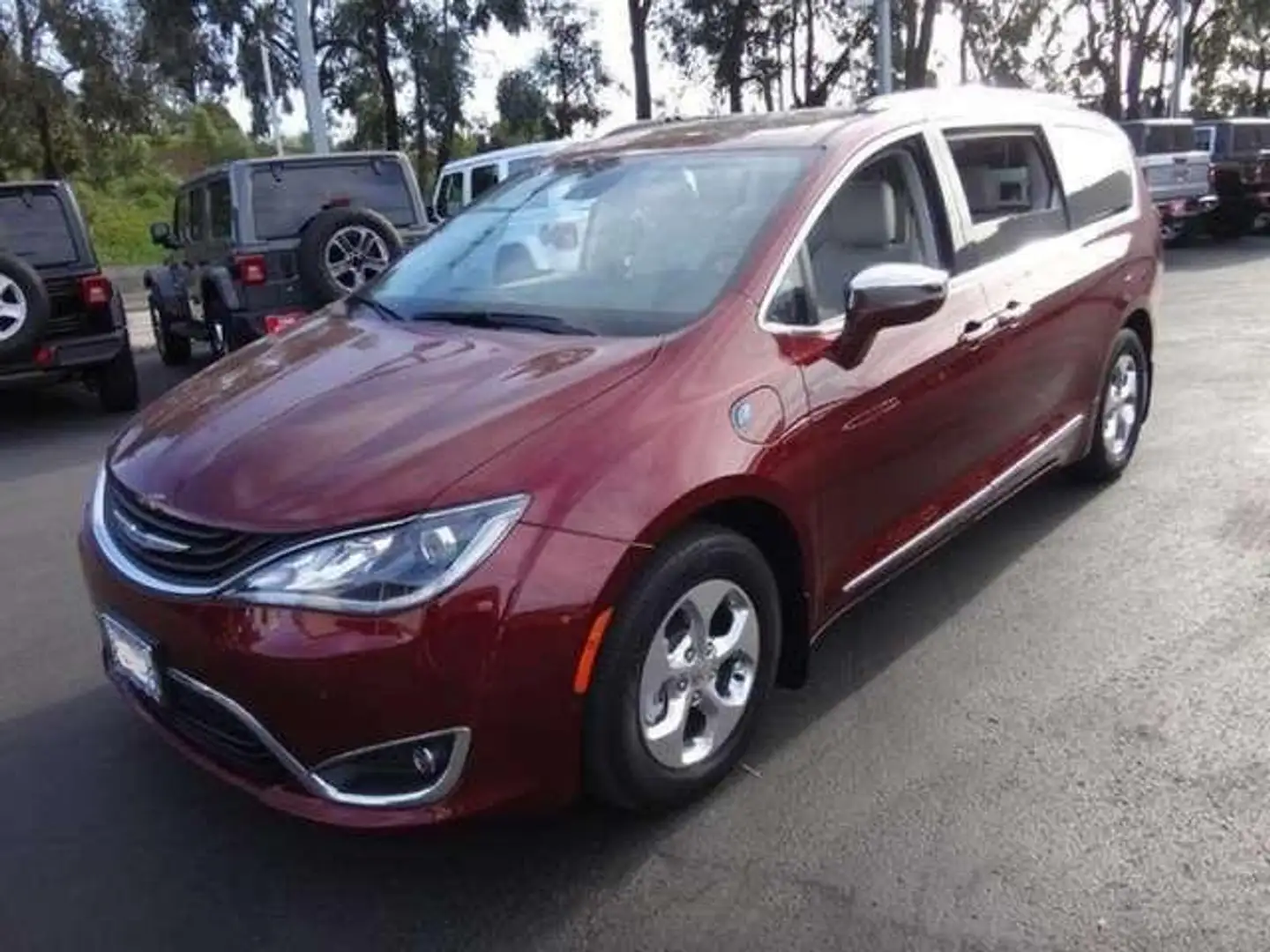 Chrysler Pacifica Hybrido 3.6L V6 Touring Rojo - 1