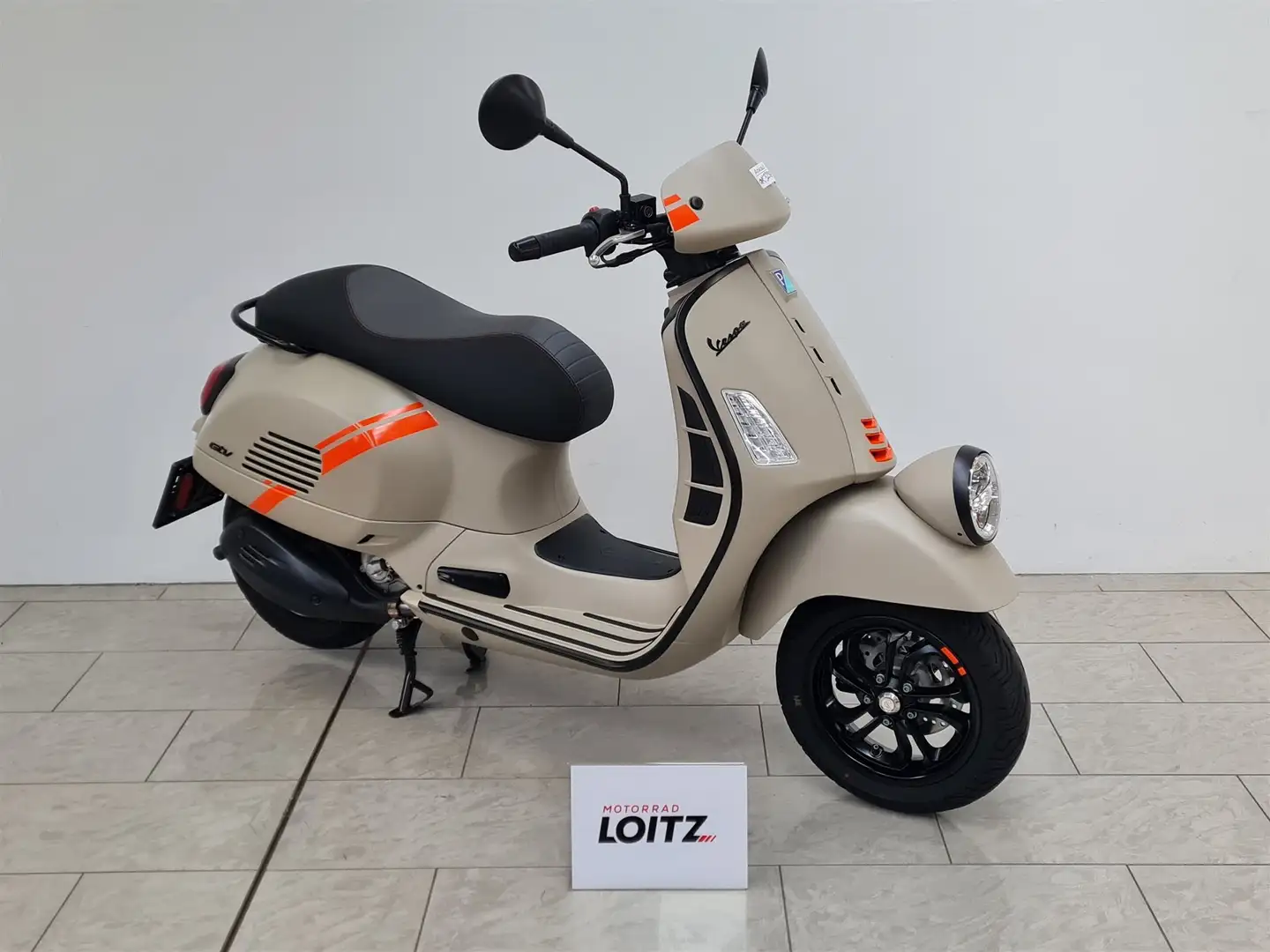 Vespa GTV 300 Beige - 1