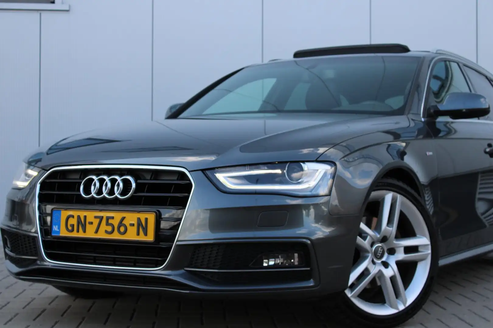 Audi A4 Avant 1.8 TFSI S-LINE Edition PANO I LED I TREKHAA Gris - 2