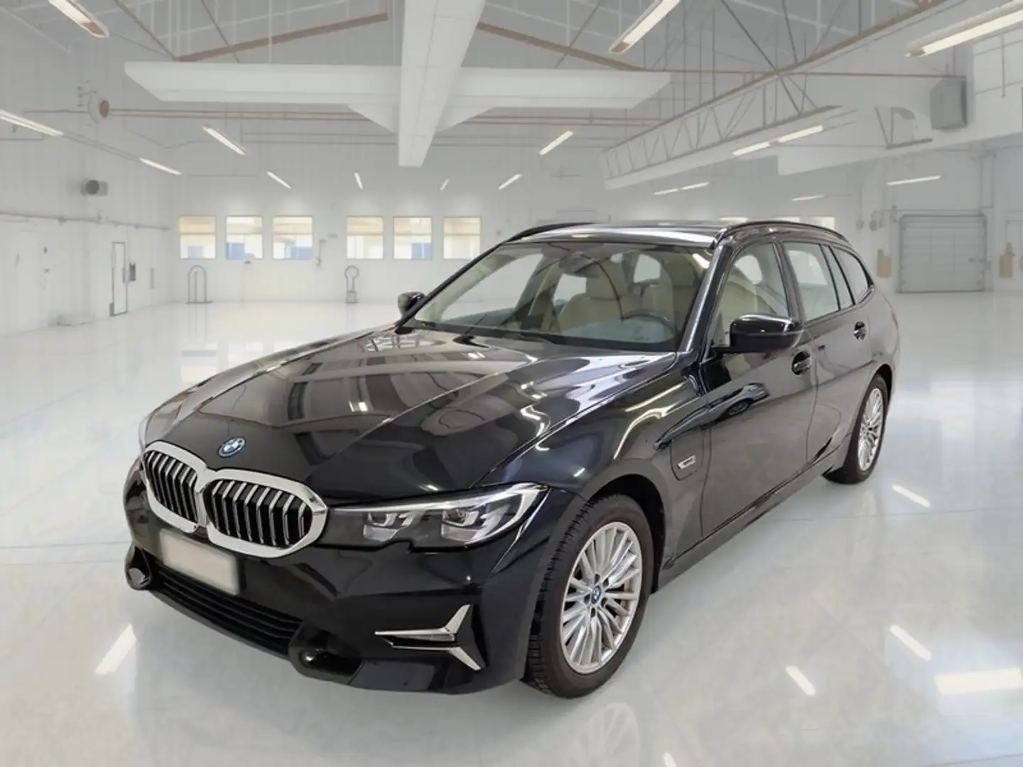 BMW 320 320e Luxury Touring auto - 1