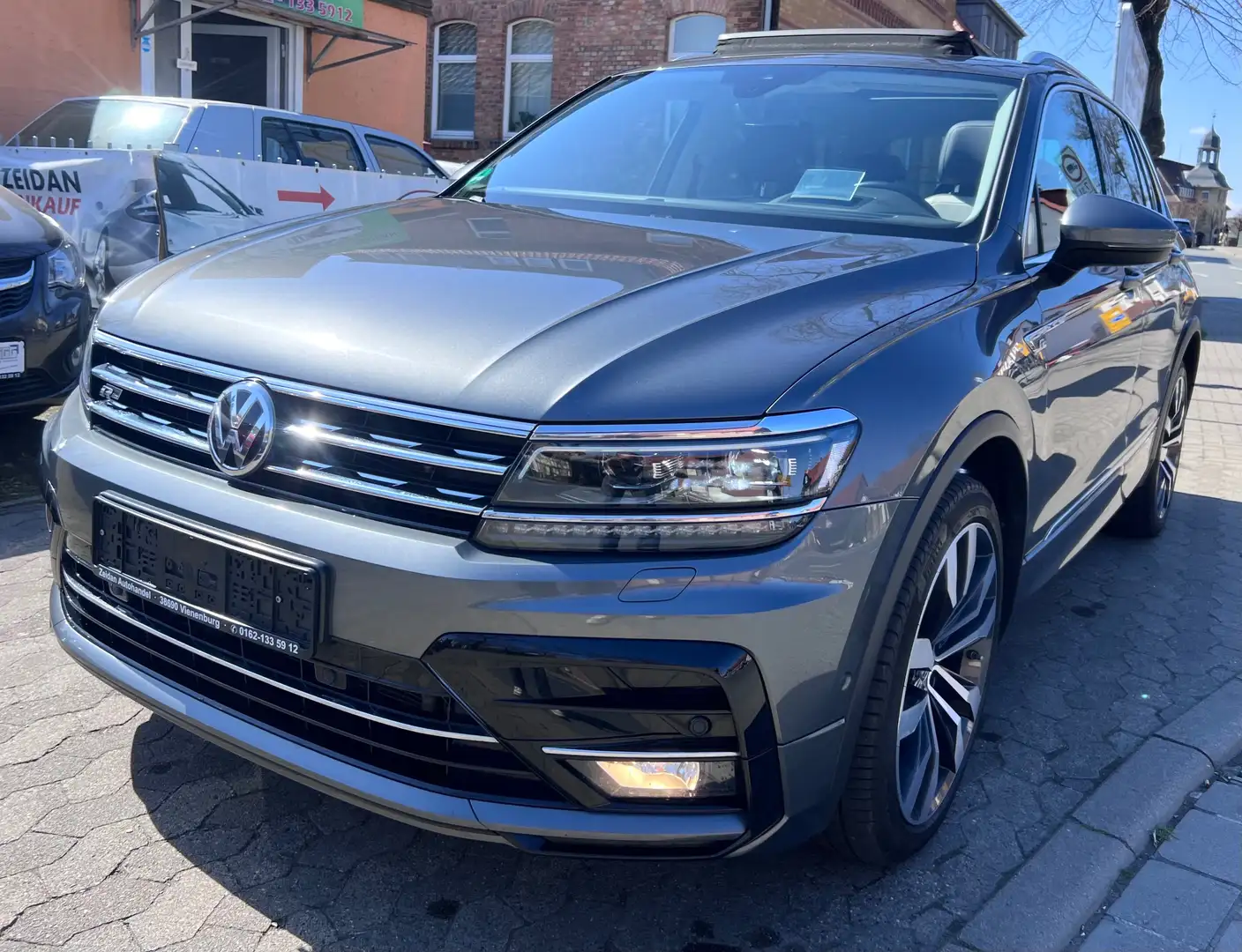 Volkswagen Tiguan VW Tiguan Highline BMT/Start-Stopp 4Motion/ Pano. Grau - 1