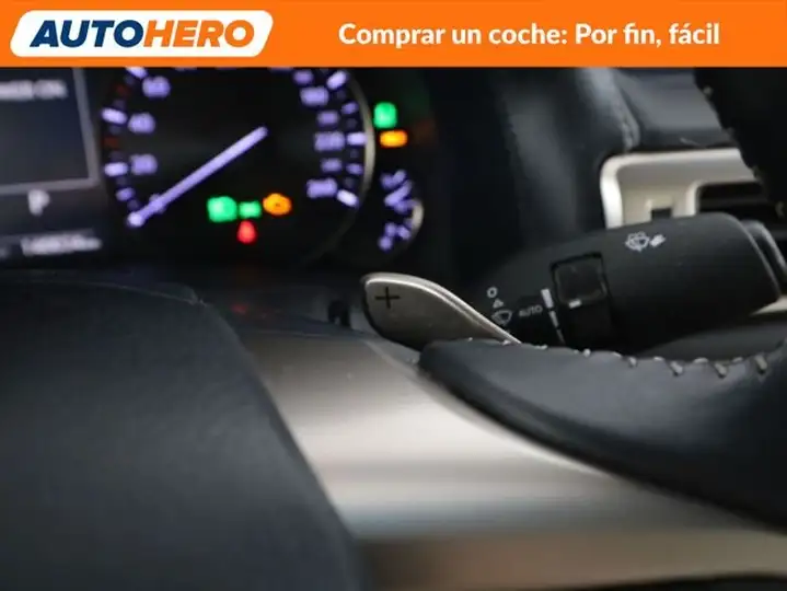 Lexus GS300 2018, foto 30