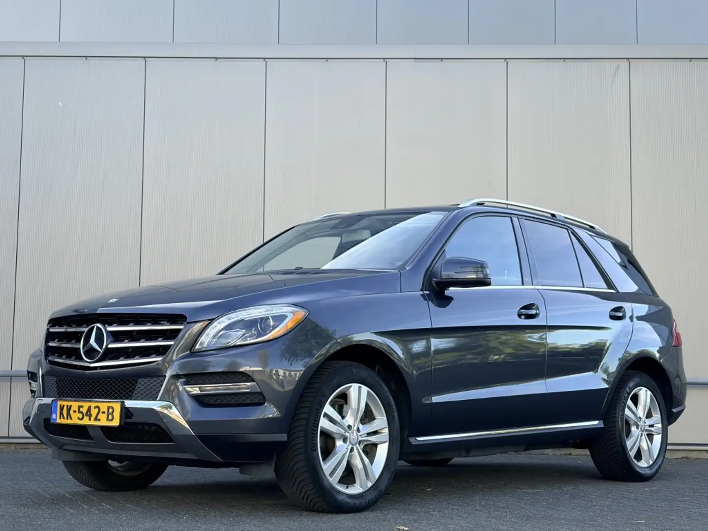 Mercedes-Benz ML 350 M-klasse - airco - cruise - camera - automaat - Grijs - 1