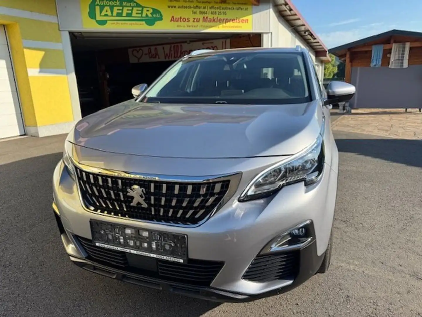 Peugeot 3008 Active Automatik - Top Zustand! Gris - 2