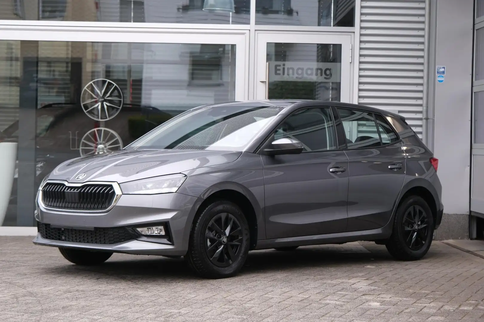 Skoda Fabia 1.0 Selection Kamera LED APP-Navi Garantie 5 Jahre Grau - 1
