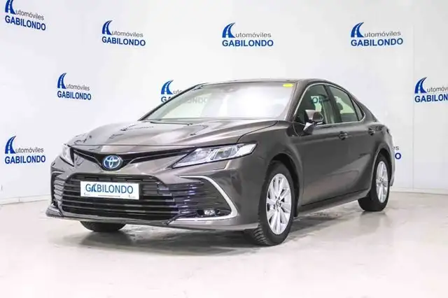 Toyota Camry 2.5 220H Advance