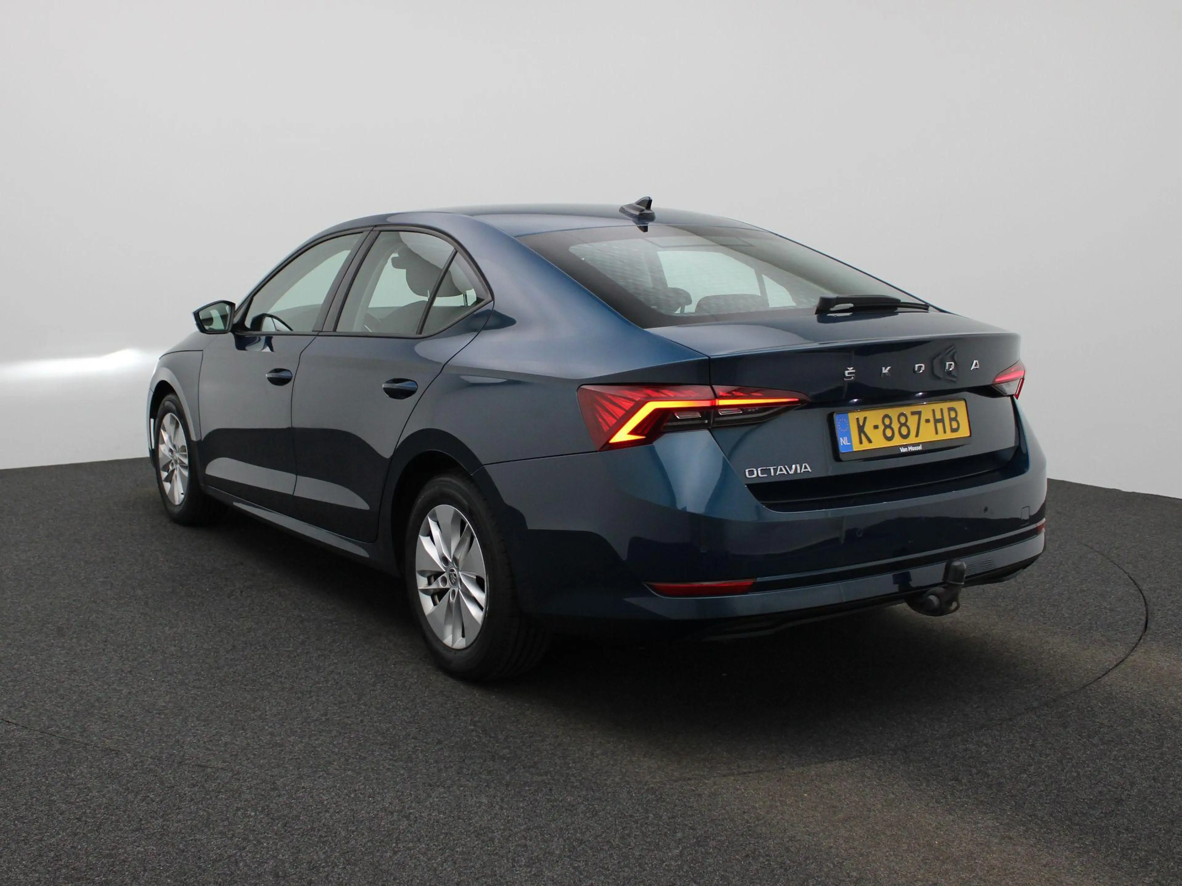 Skoda Octavia 1.0 TSI Business Edition | Apple Carplay / Android — photo 2