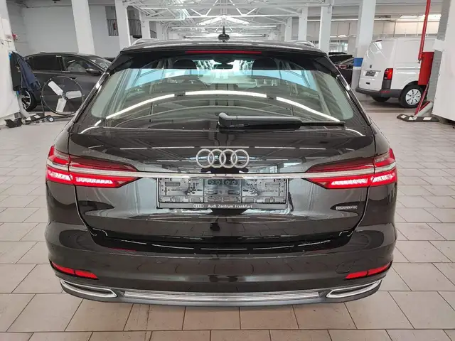 Audi A6 view 6