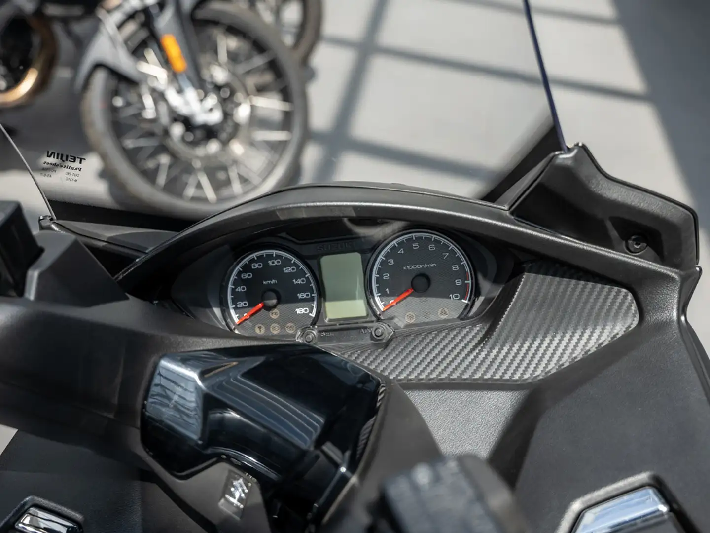 Suzuki Burgman 400 / AN 400 Noir - 2