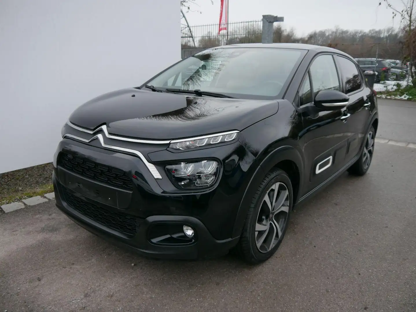 Citroen C3 PureTech*KEYLESS-GO*PDC-HINTEN*TEMPOMAT*NAVI*LED*B Schwarz - 1