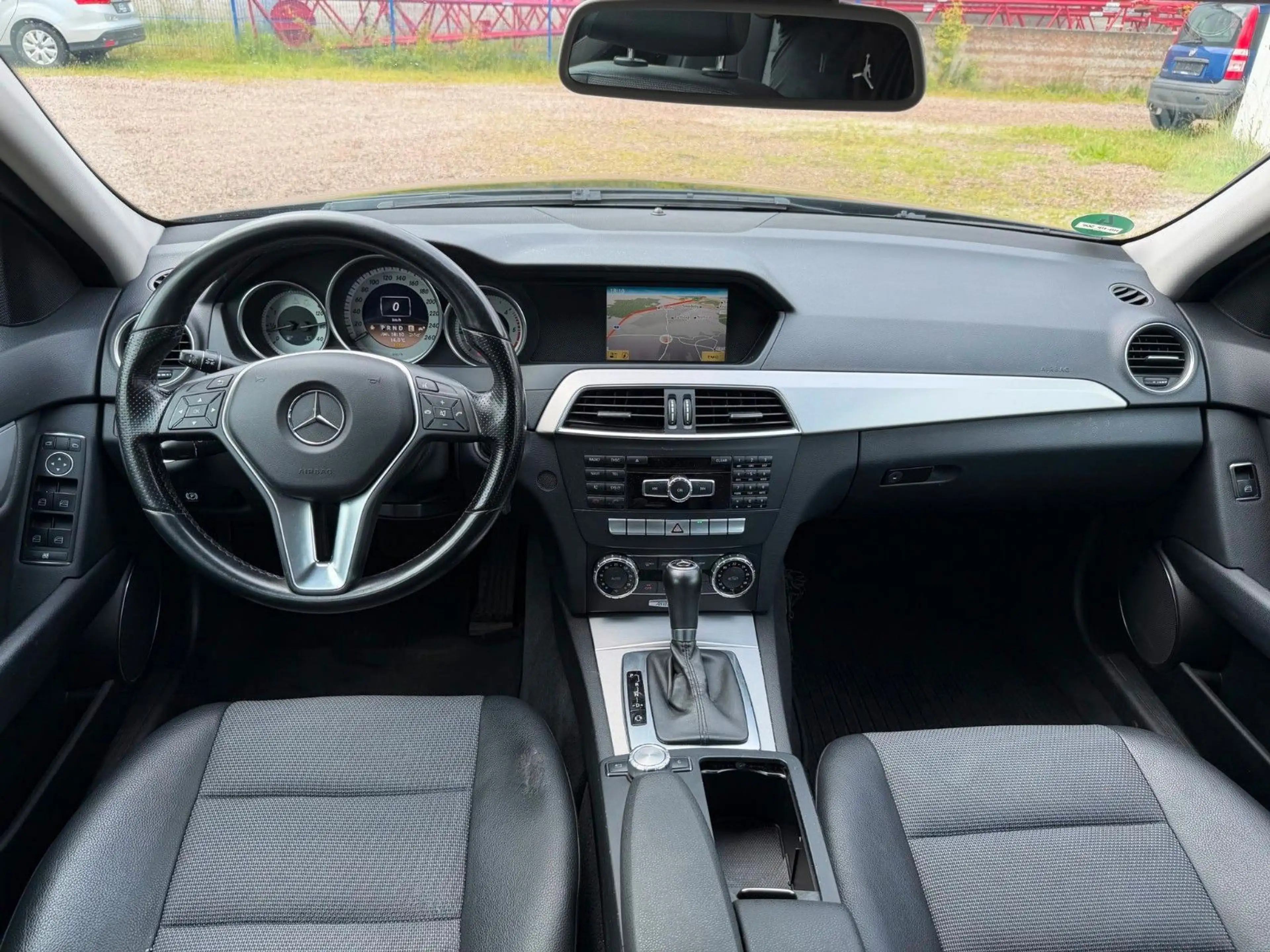 Mercedes-Benz C 250 AVANTGARDE BI XENON NAV LKA AEB — photo 13