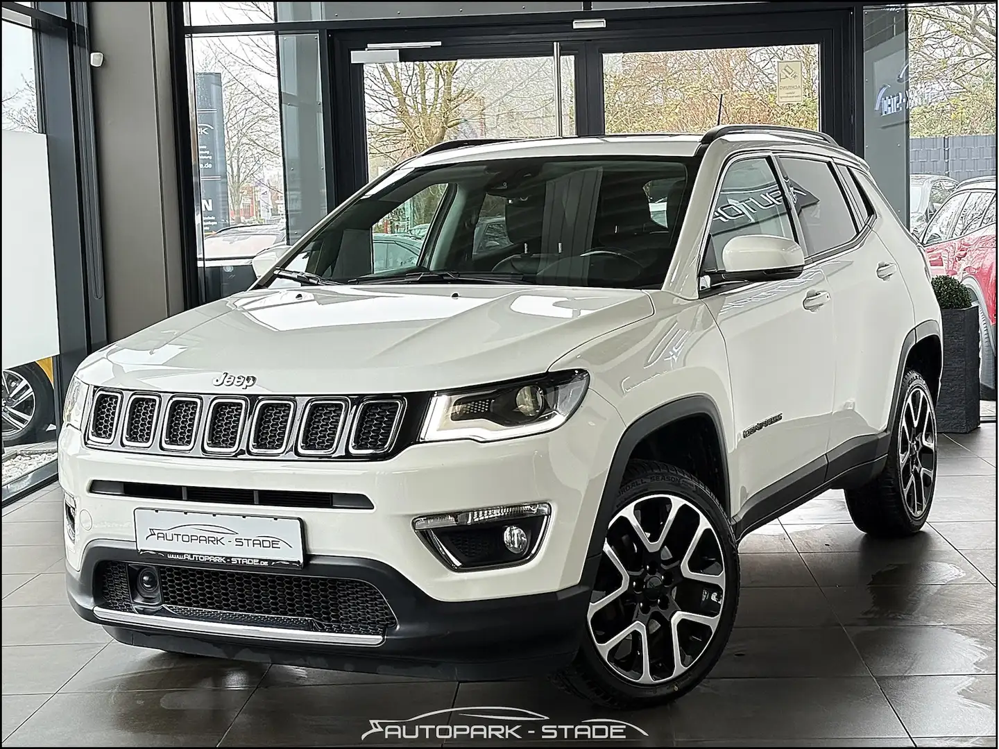 Jeep Compass Limited 4WD Automatik Bi-Xen Pano Assist Blanc - 2