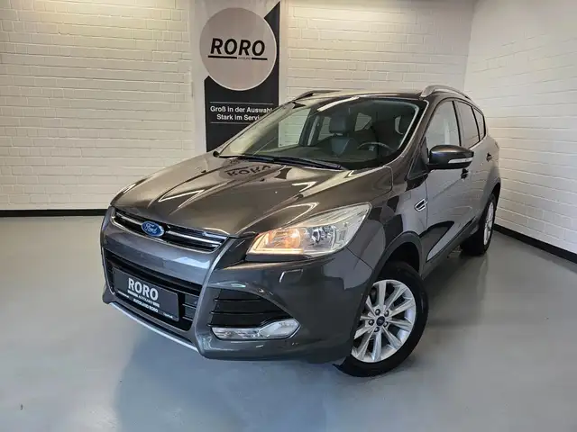 Ford Kuga 1.5l Titanium + NAVI/TEMPOMAT/AHK/LMF-AWR