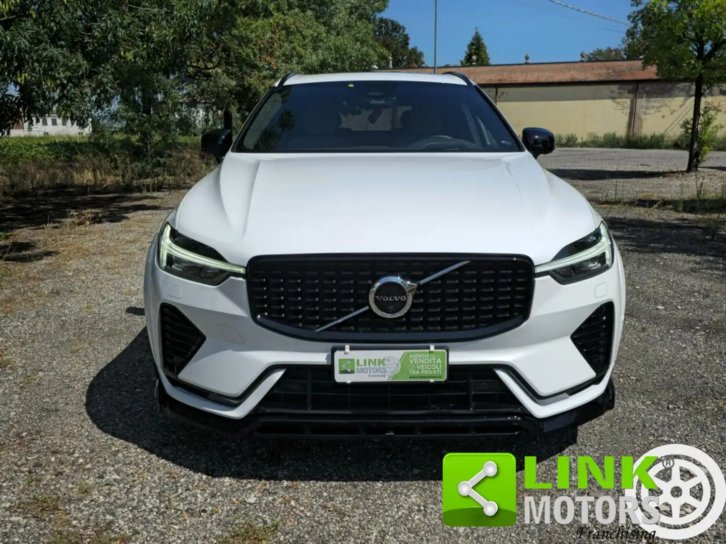 Volvo XC60 T6 Recharge Plug-in Hybrid AWD  Ultimate Dark Blanc - 2