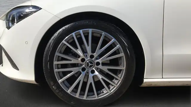 Mercedes-Benz Cla view 5
