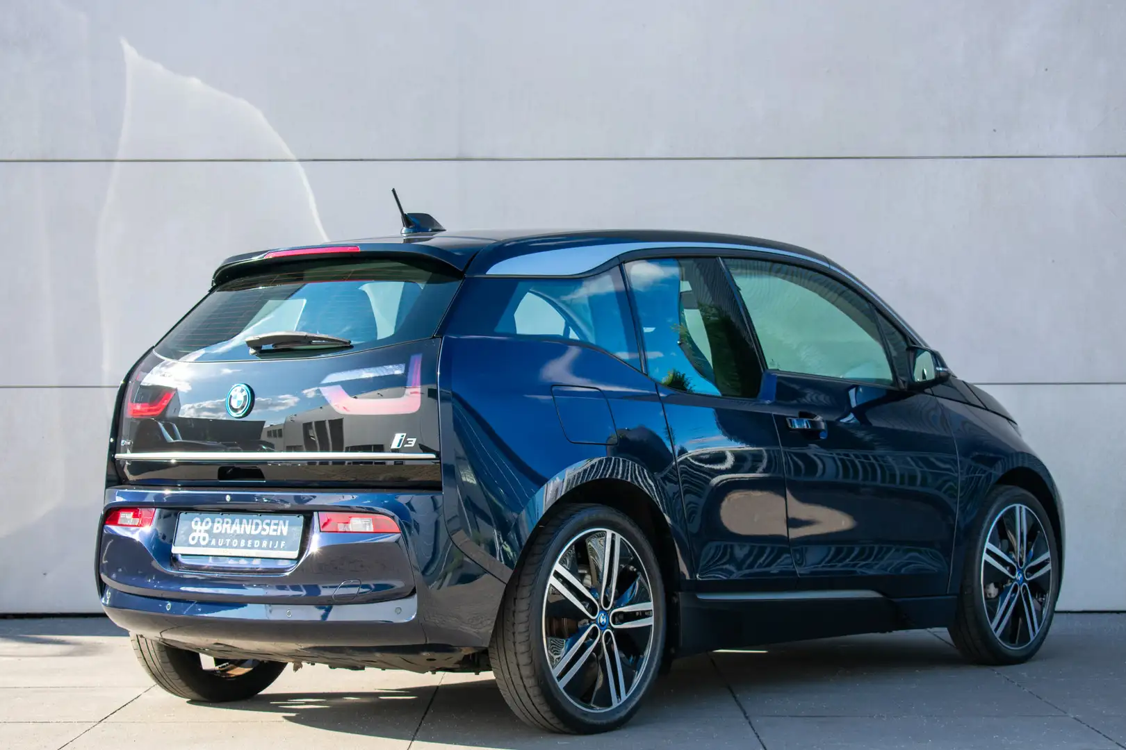 BMW i3 Basis 120Ah 42 kWh -Navi-Stoelverw-20"- Blue - 2