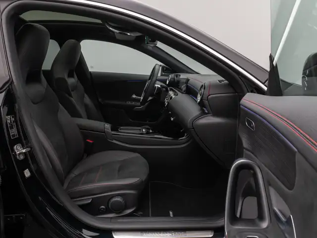 Mercedes-Benz Cla Class view 24