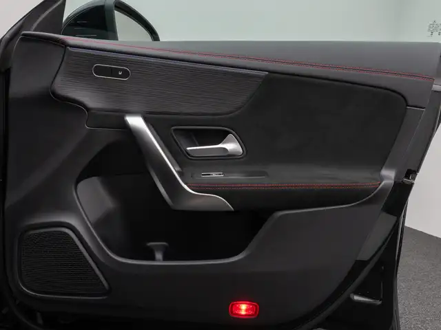 Mercedes-Benz Cla Class view 29