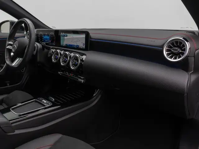 Mercedes-Benz Cla Class view 23