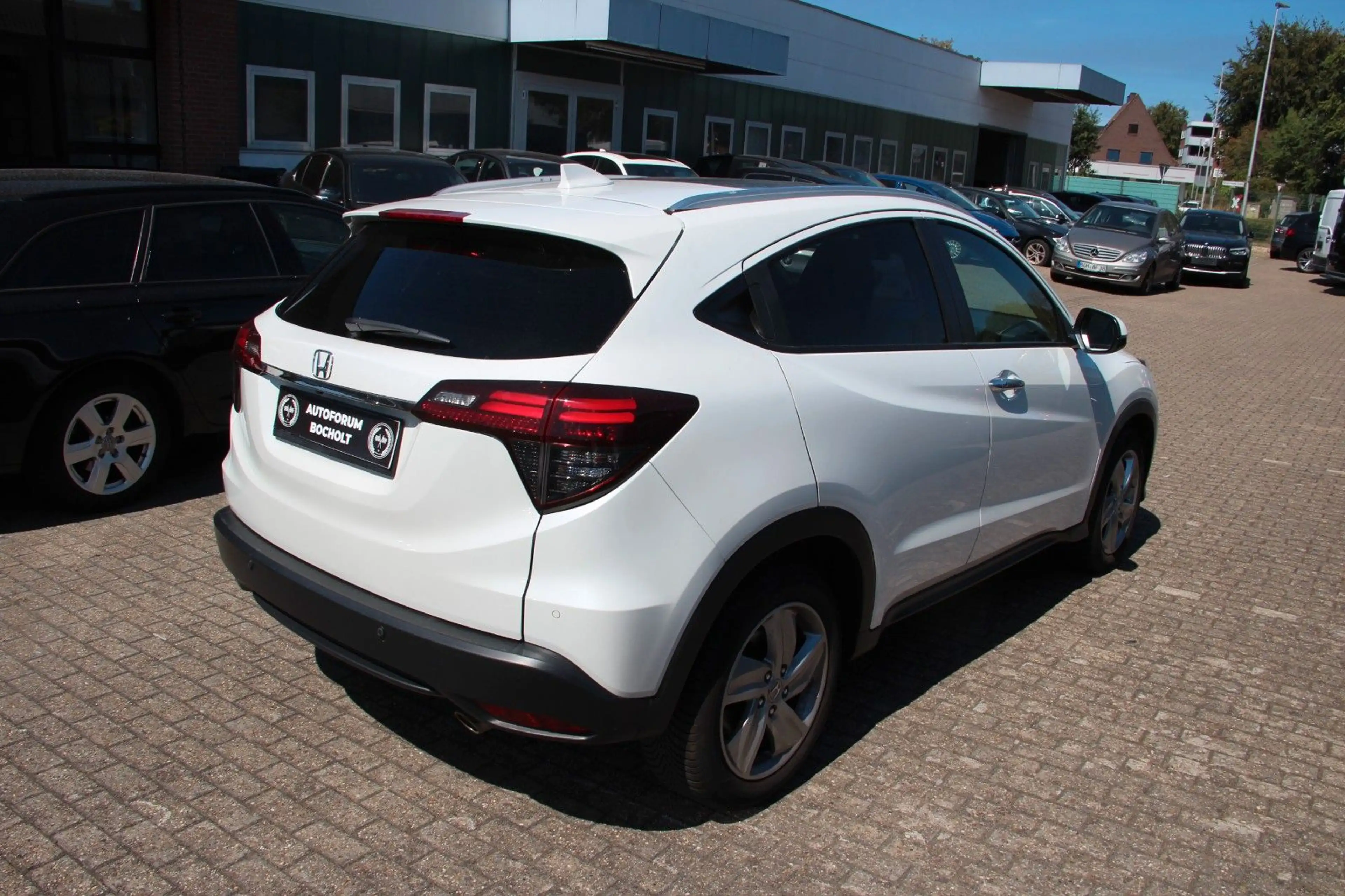 Honda HR-V Executive, LED, PANO, SHZ, RFK — photo 6