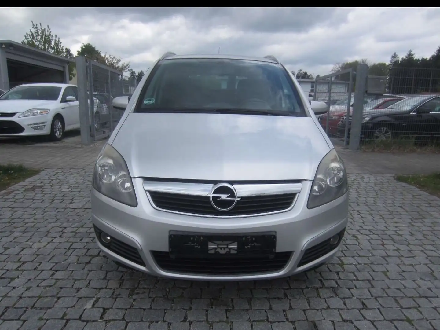 Opel Zafira Edition - 7 Sitzer - Klima - Gris - 2