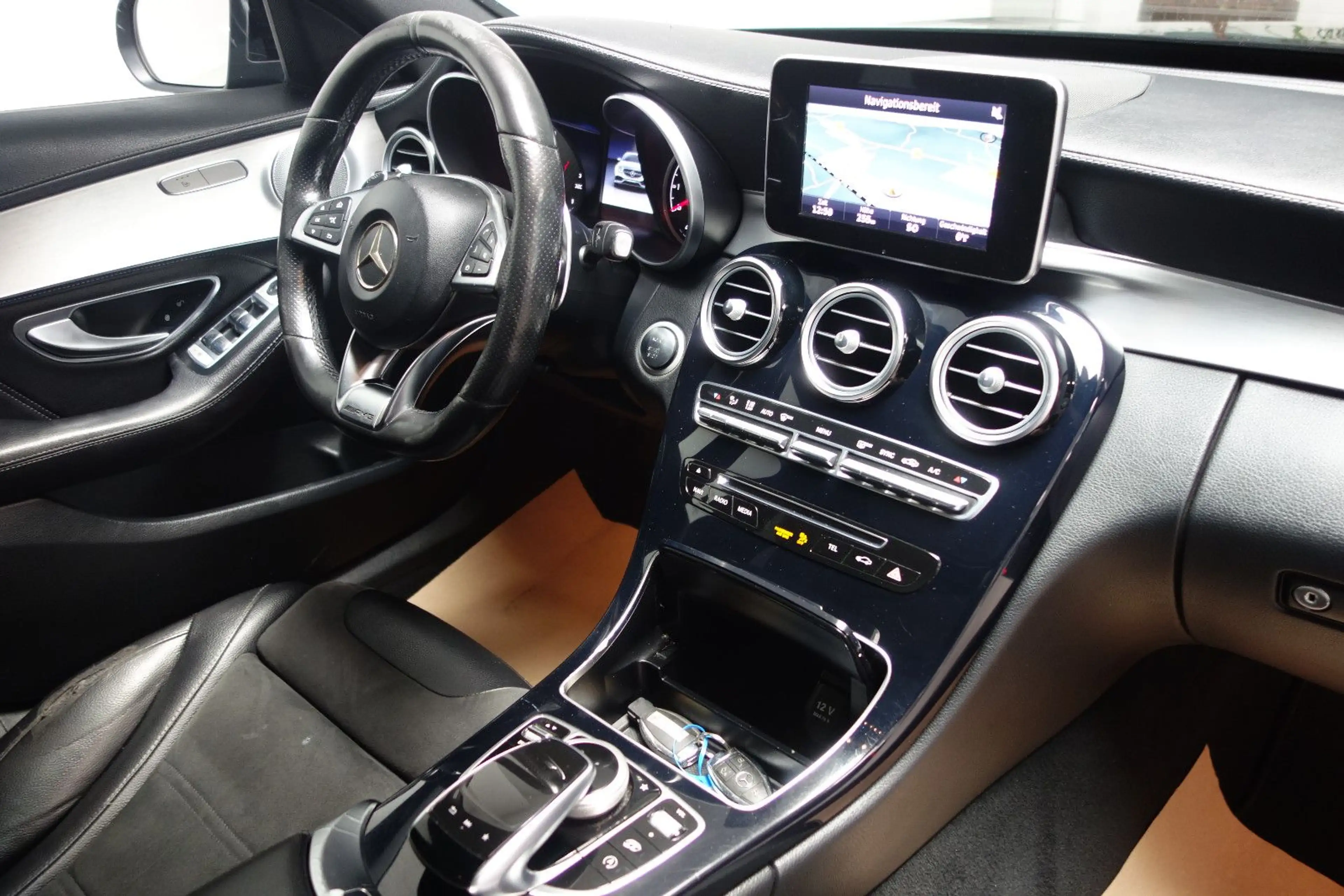 Mercedes-Benz C 63 AMG C63 AMG Performance Lim. Pano/Klappenauspuf/19Zo — photo 11