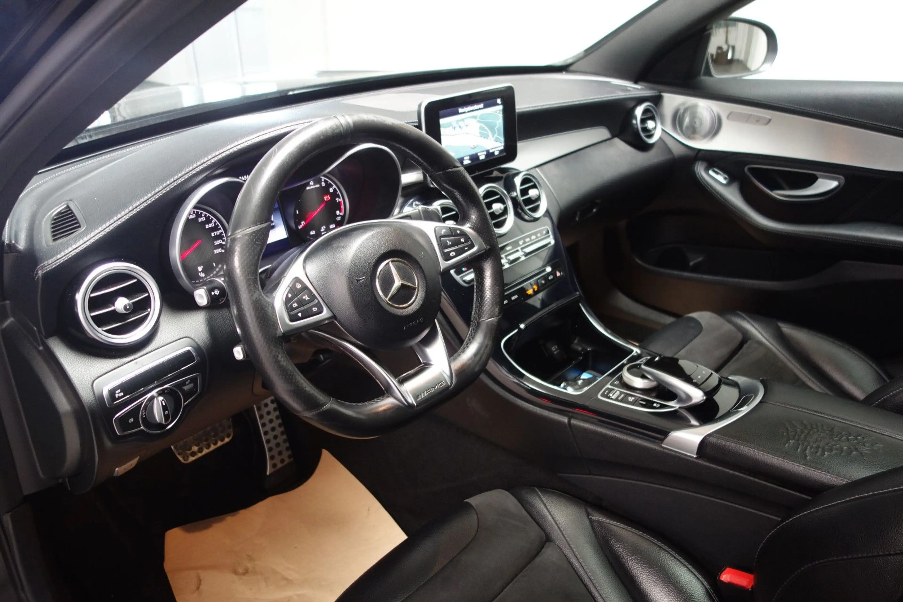 Mercedes-Benz C 63 AMG C63 AMG Performance Lim. Pano/Klappenauspuf/19Zo — photo 13