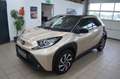 Toyota Aygo X 1.0 Automatik Team D*ALLWETTER*AHK f. FAHRRADTRÄGE Beige - thumbnail 2