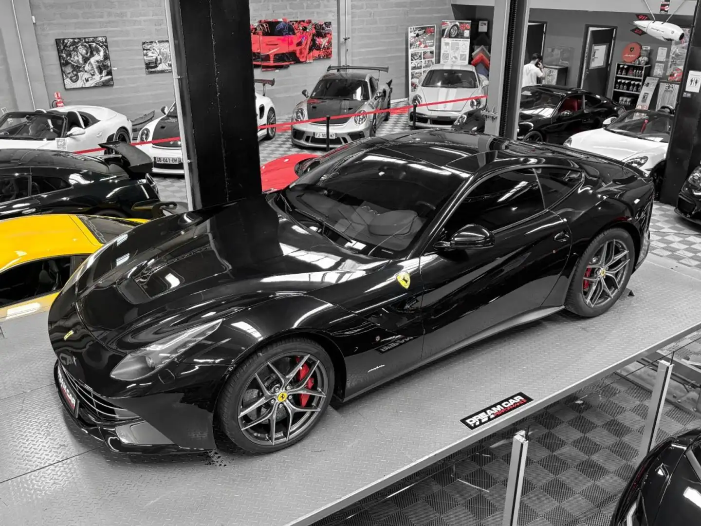 Ferrari F12 – CARBONE – LIFT - PPF - 1