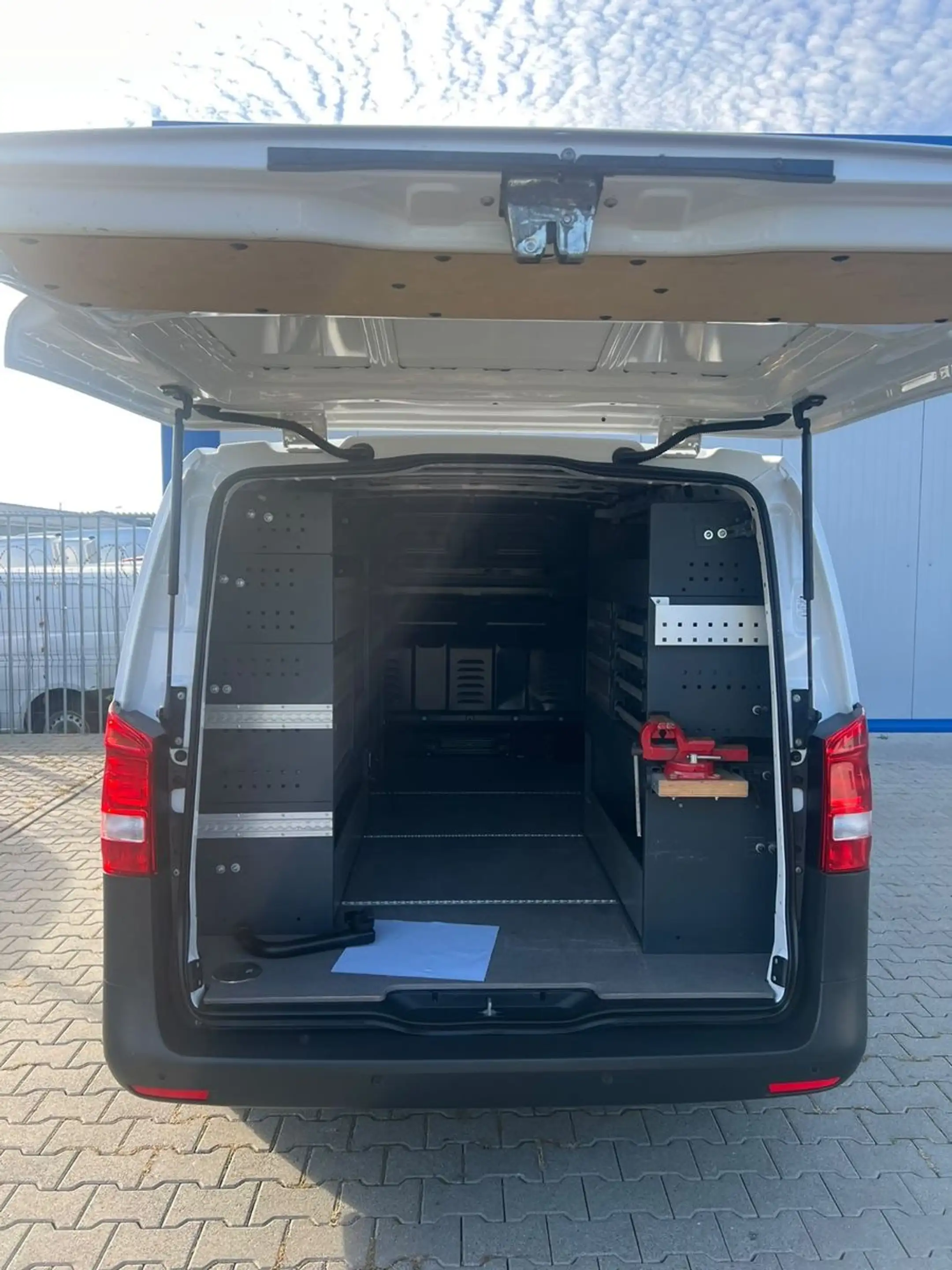 Mercedes-Benz Vito 114 LANG KLIMA TEMPOMAT AHK WERKZEUGSCHRÄNK — photo 10