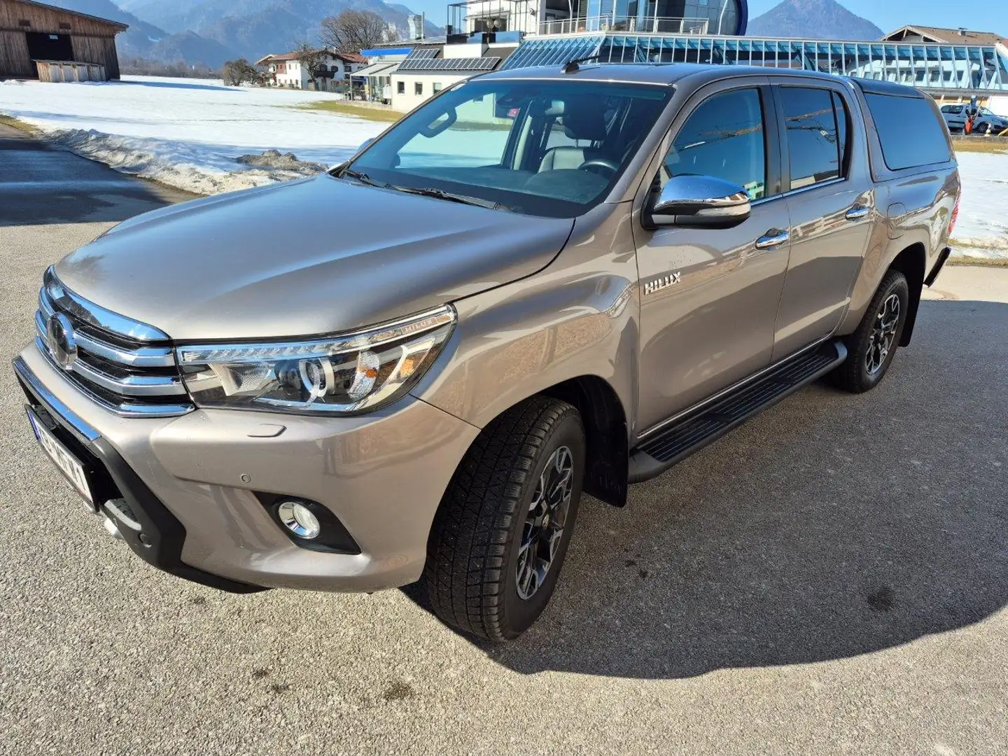 Toyota Hilux Bronze - 1