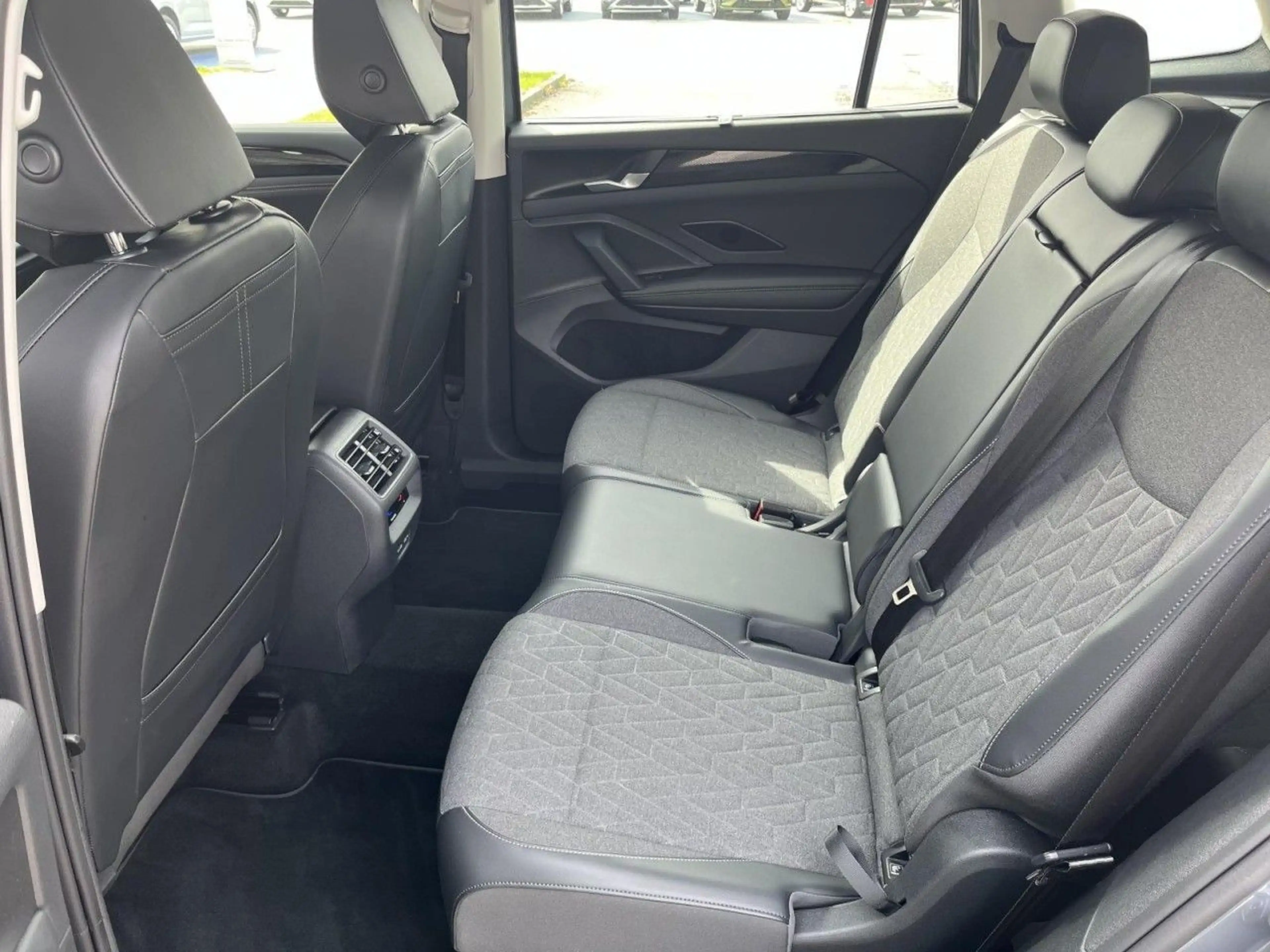 Volkswagen Tayron 2,0 TDI DSG Life 4Motion 7-Sitze (AHK+IQL — photo 10