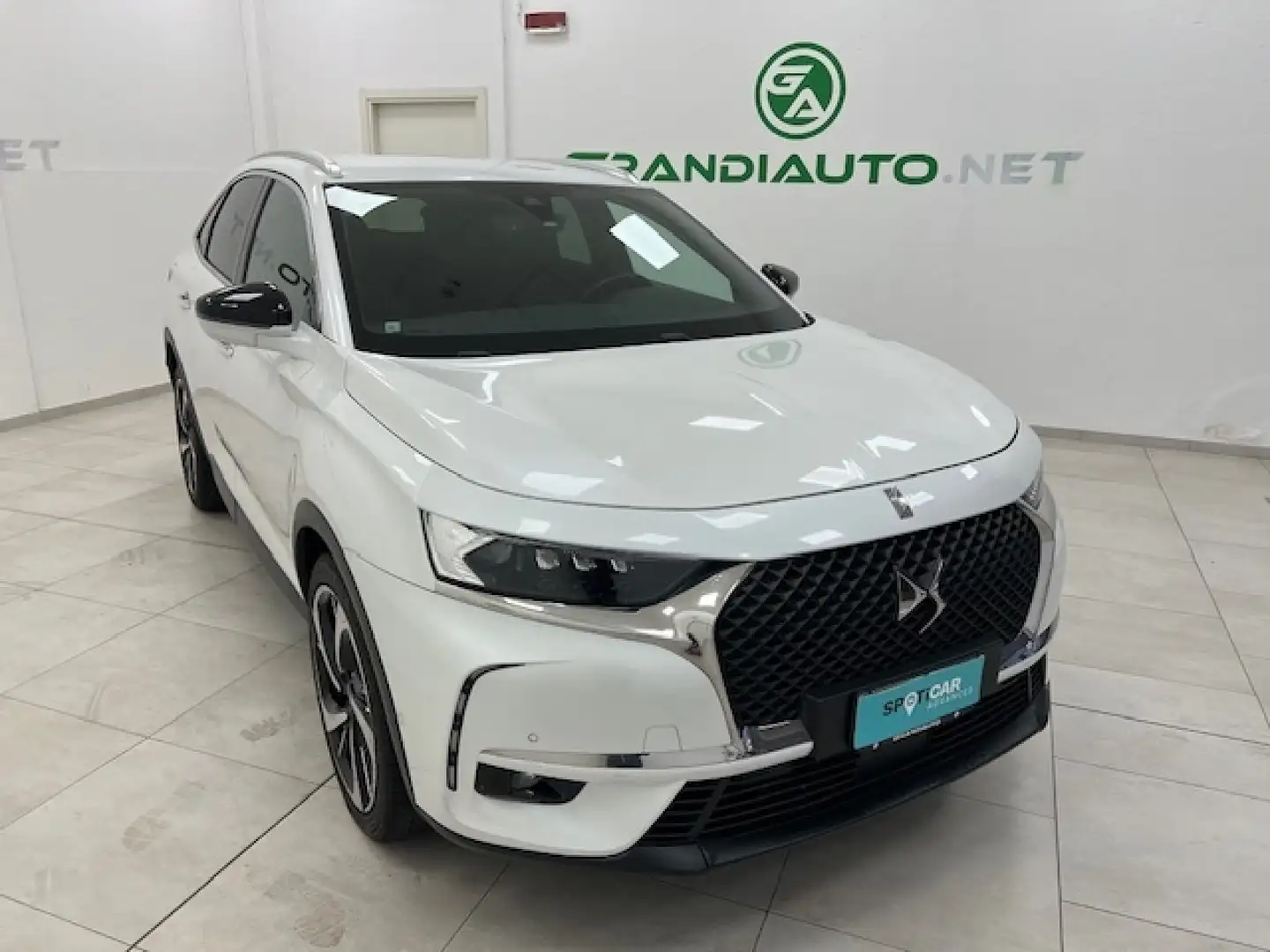 DS Automobiles DS 7 Crossback -  2.0 bluehdi Grand Chic 180cv a Blanc - 2