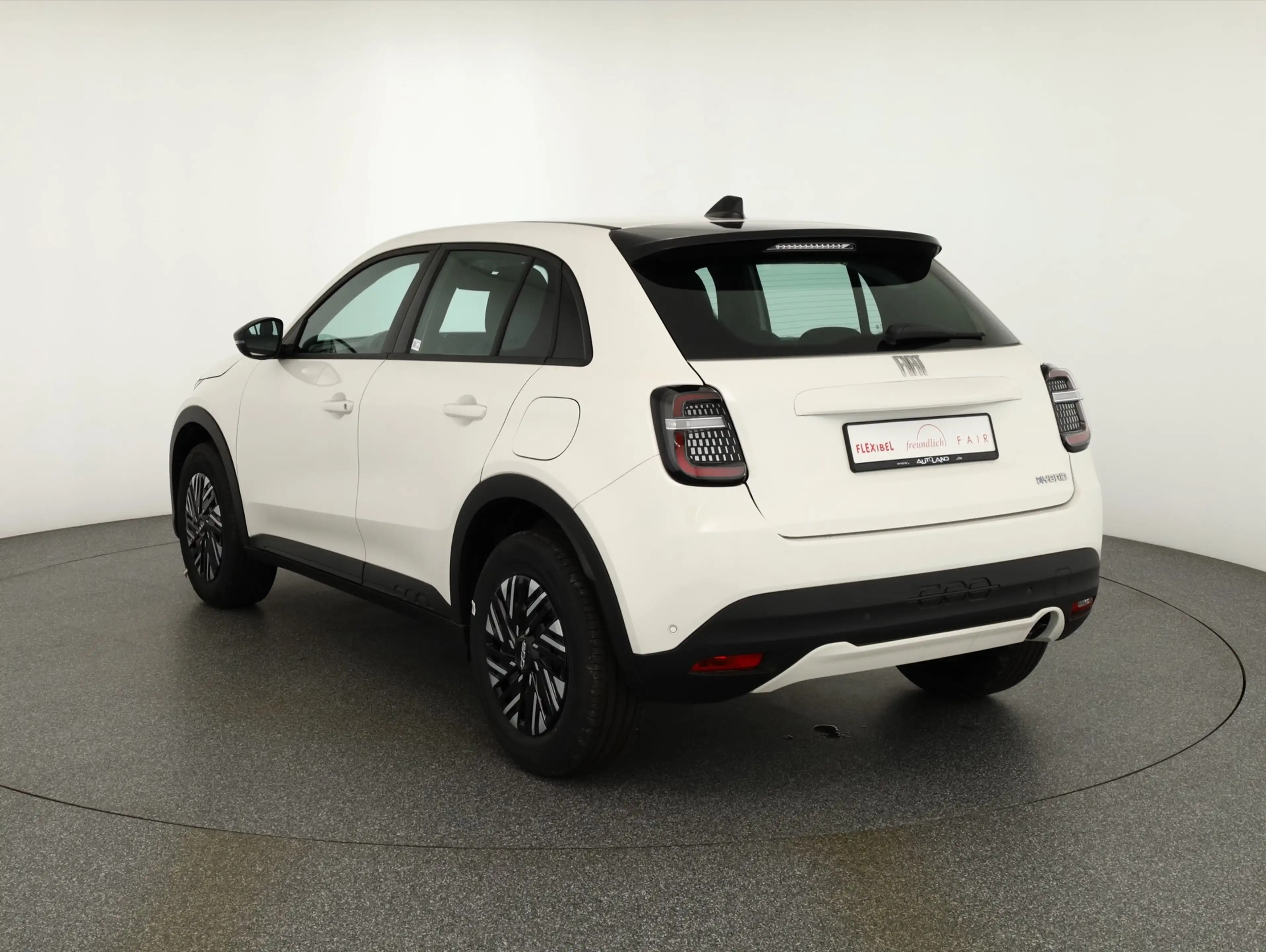 Fiat 600 1.2 T3 mHEV Aut. LED Tempomat Sitzheizung — photo 3