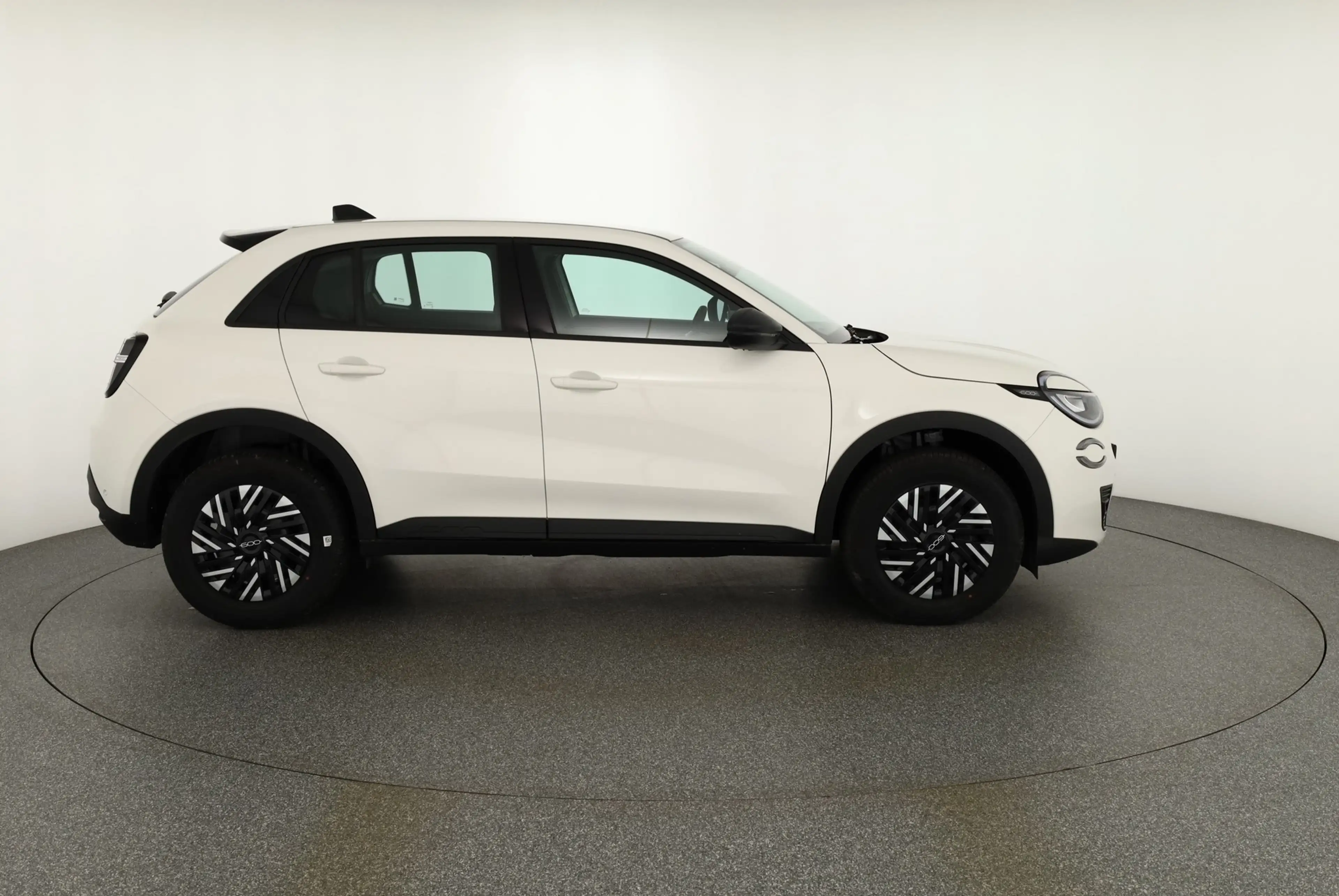 Fiat 600 1.2 T3 mHEV Aut. LED Tempomat Sitzheizung — photo 6