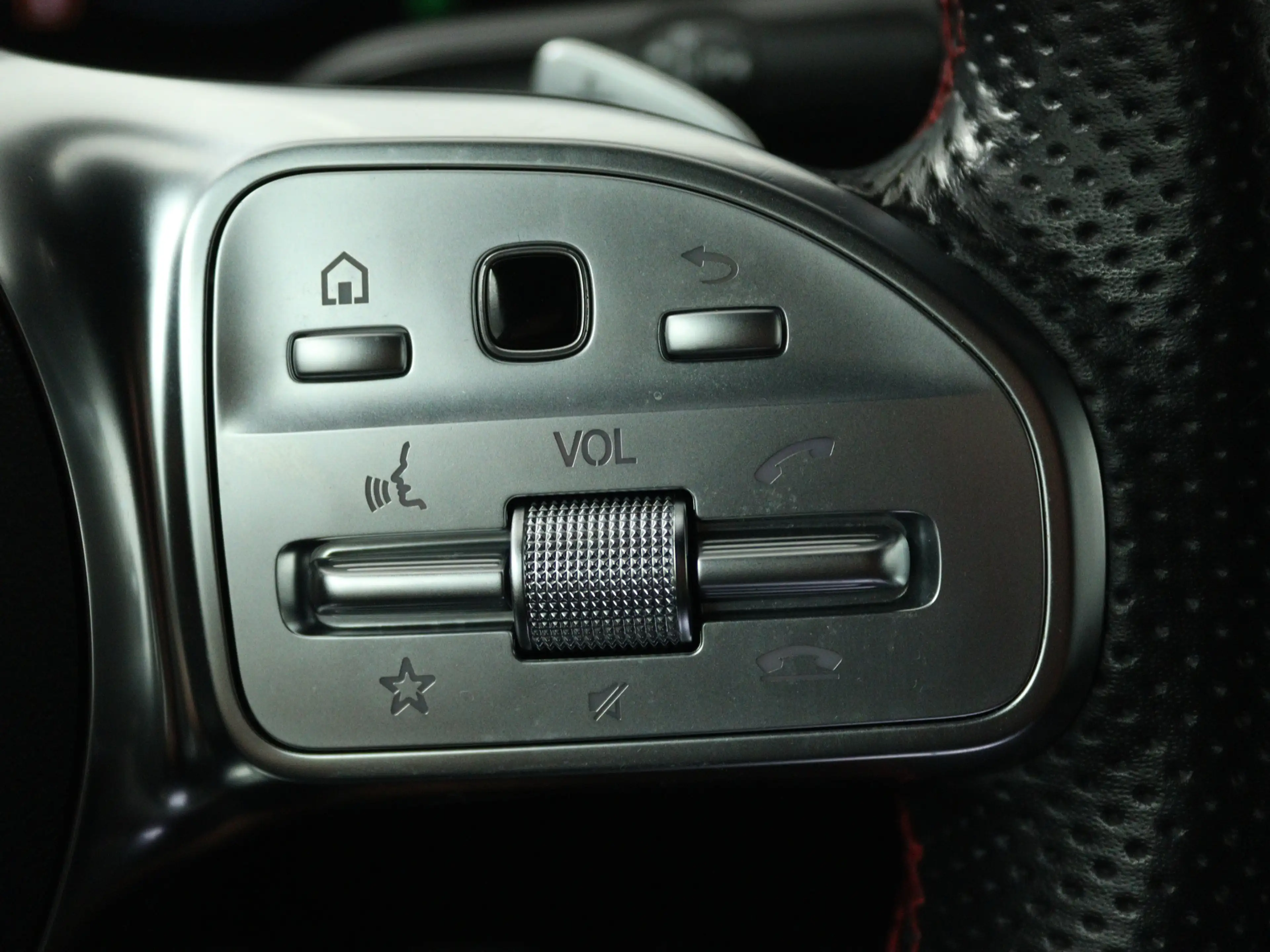 Mercedes-Benz A 180 Business Solution AMG — photo 7