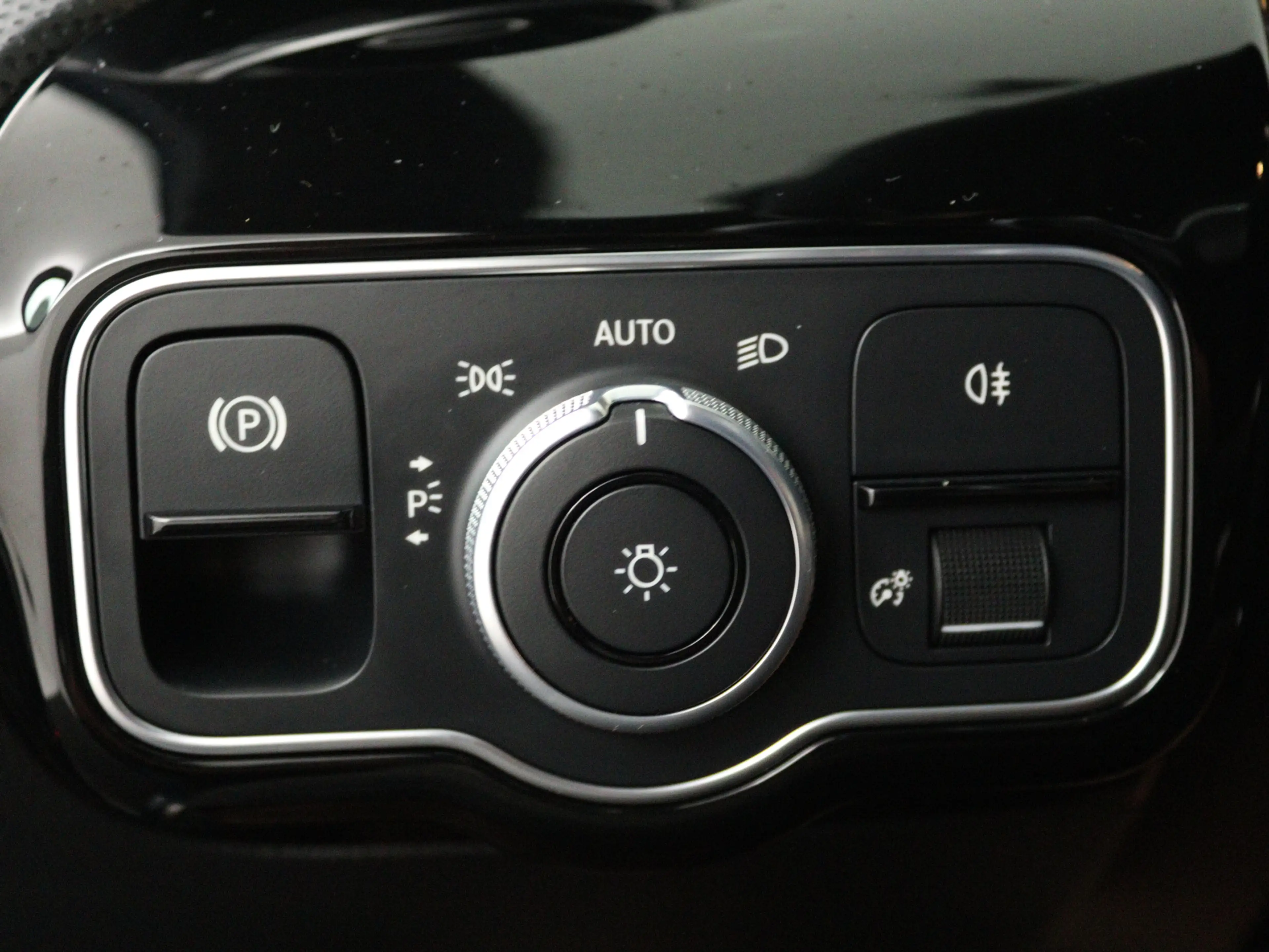 Mercedes-Benz A 180 Business Solution AMG — photo 4