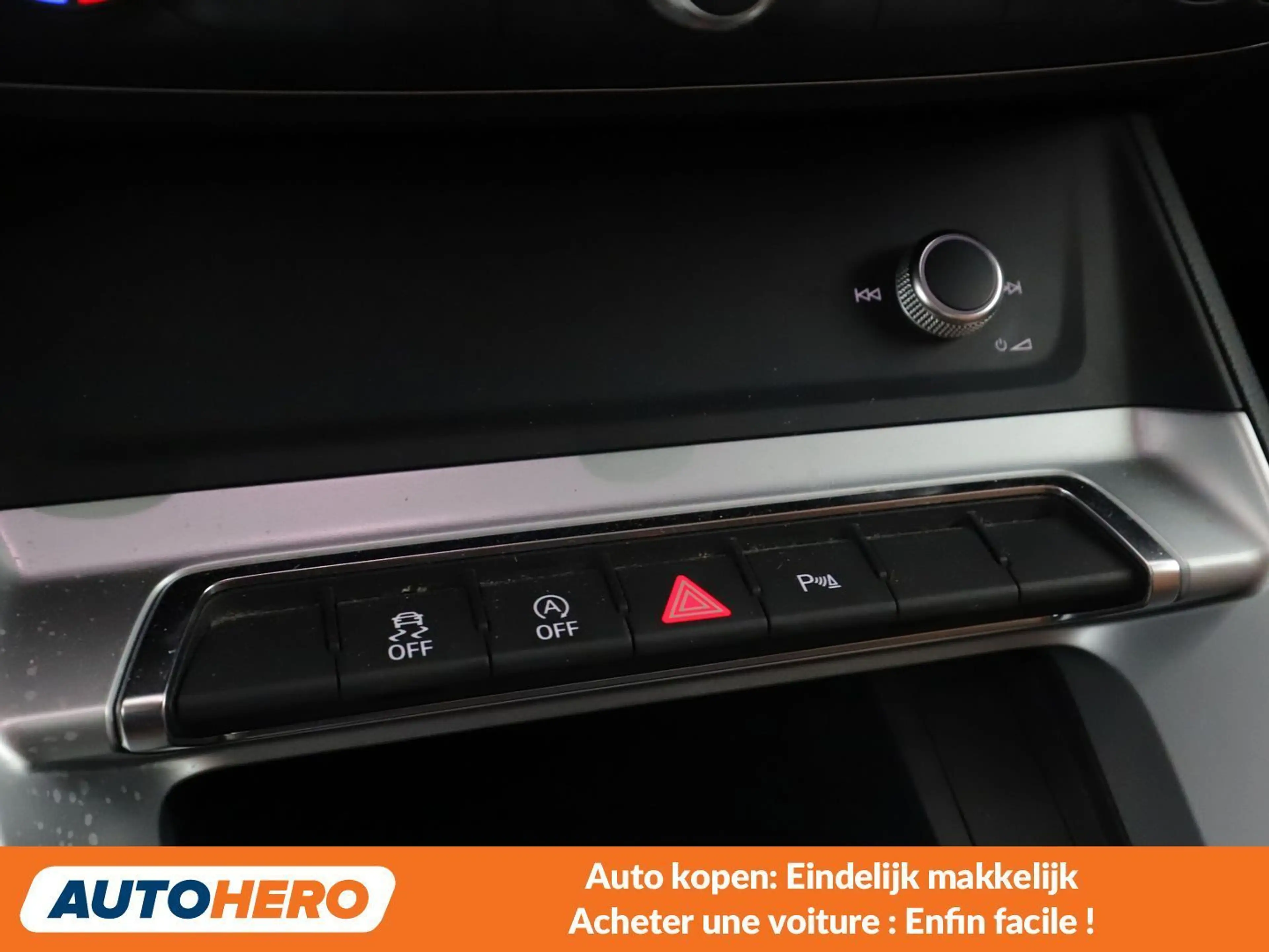 Audi Q3 40 TFSI quattro S line — photo 15
