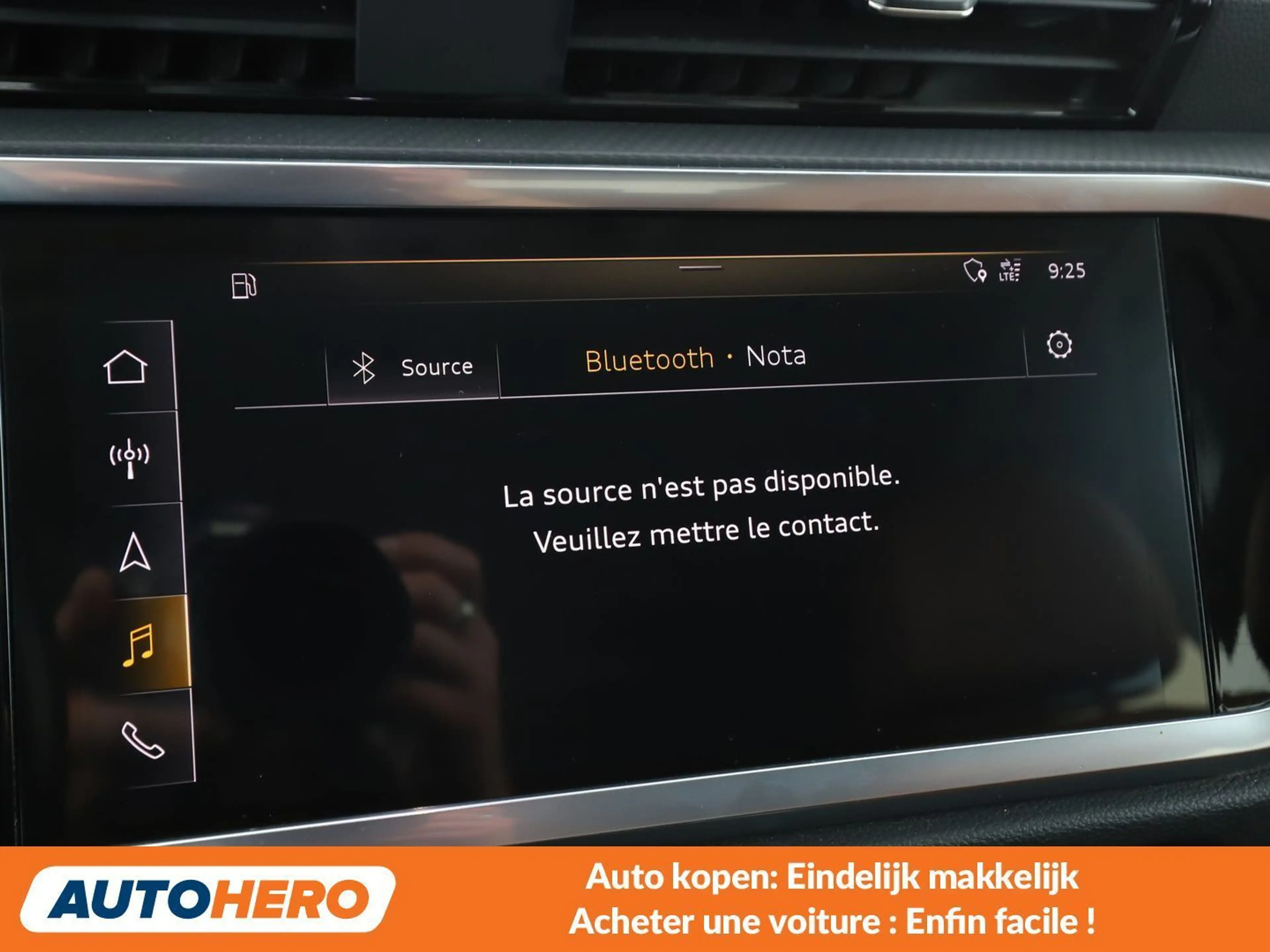 Audi Q3 40 TFSI quattro S line — photo 9