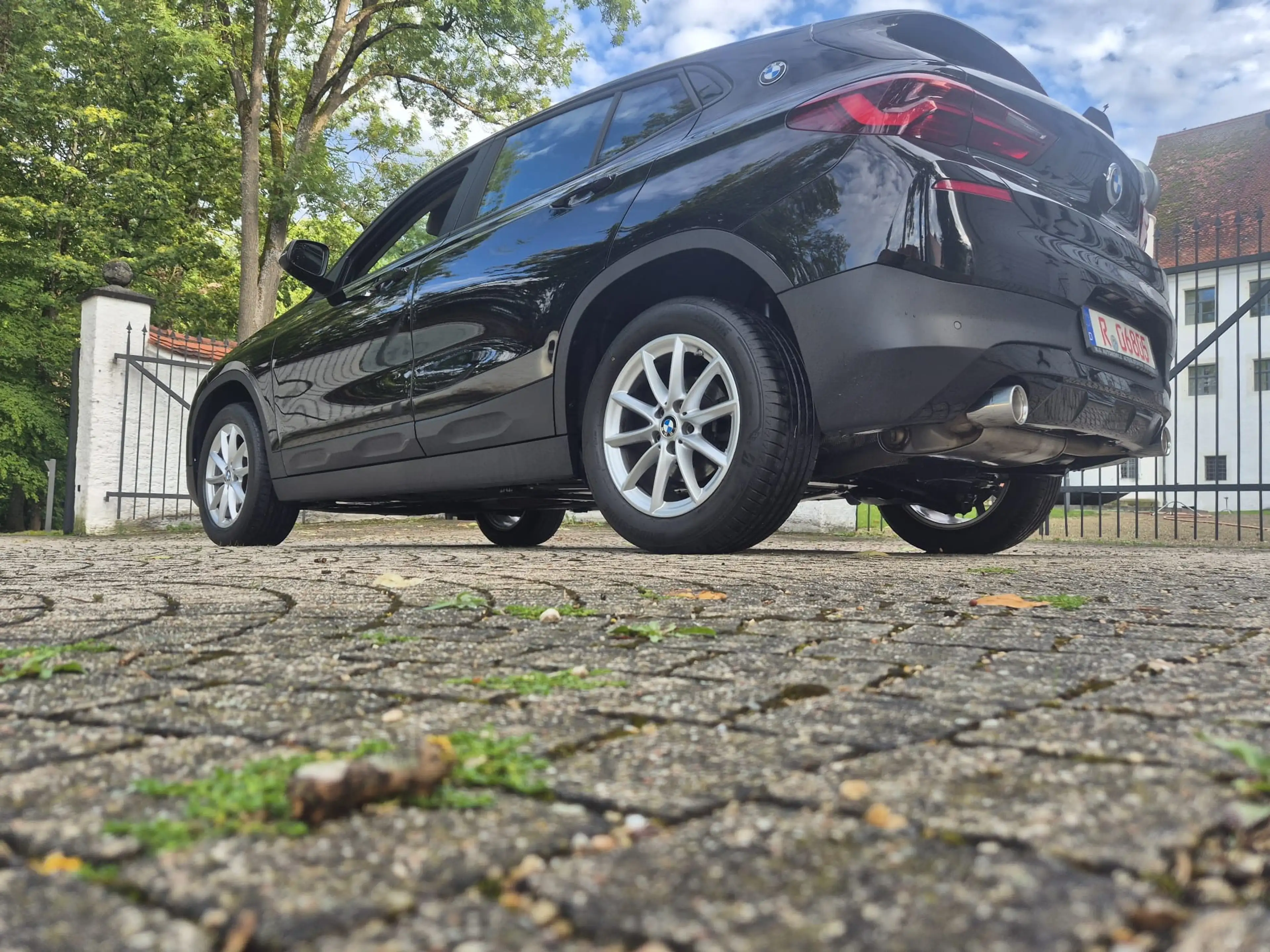 BMW X2 sDrive 18 d Advantage — photo 10
