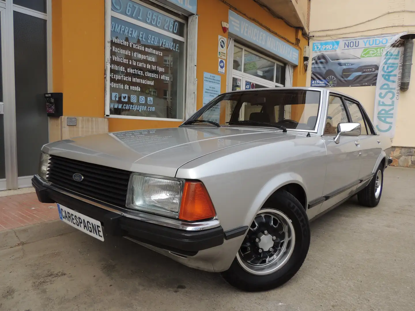 Ford Granada 2.3 GL 114 ch 1982 Gris - 1