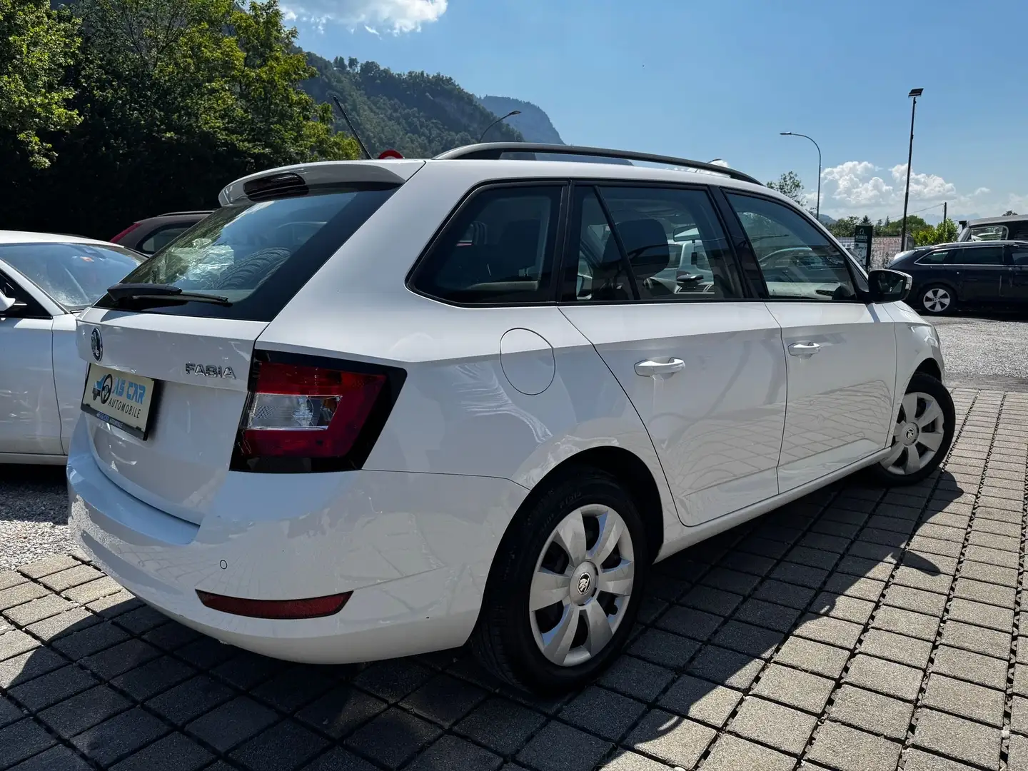 Skoda Fabia Active Weiß - 2